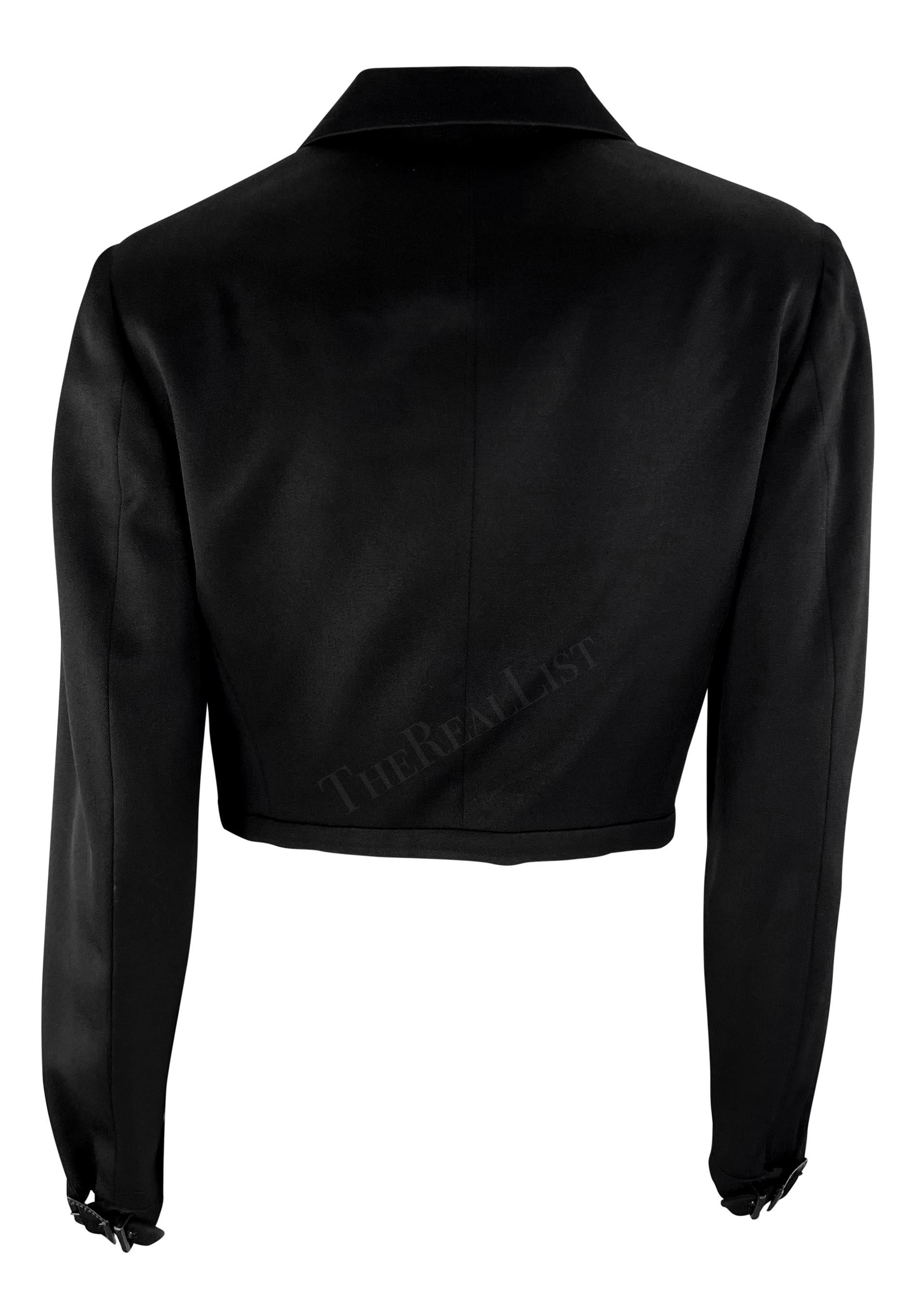 S/S 1996 Gianni Versace Pasarela Chaqueta blazer con cinturón y botones de Medusa recortada en venta 2