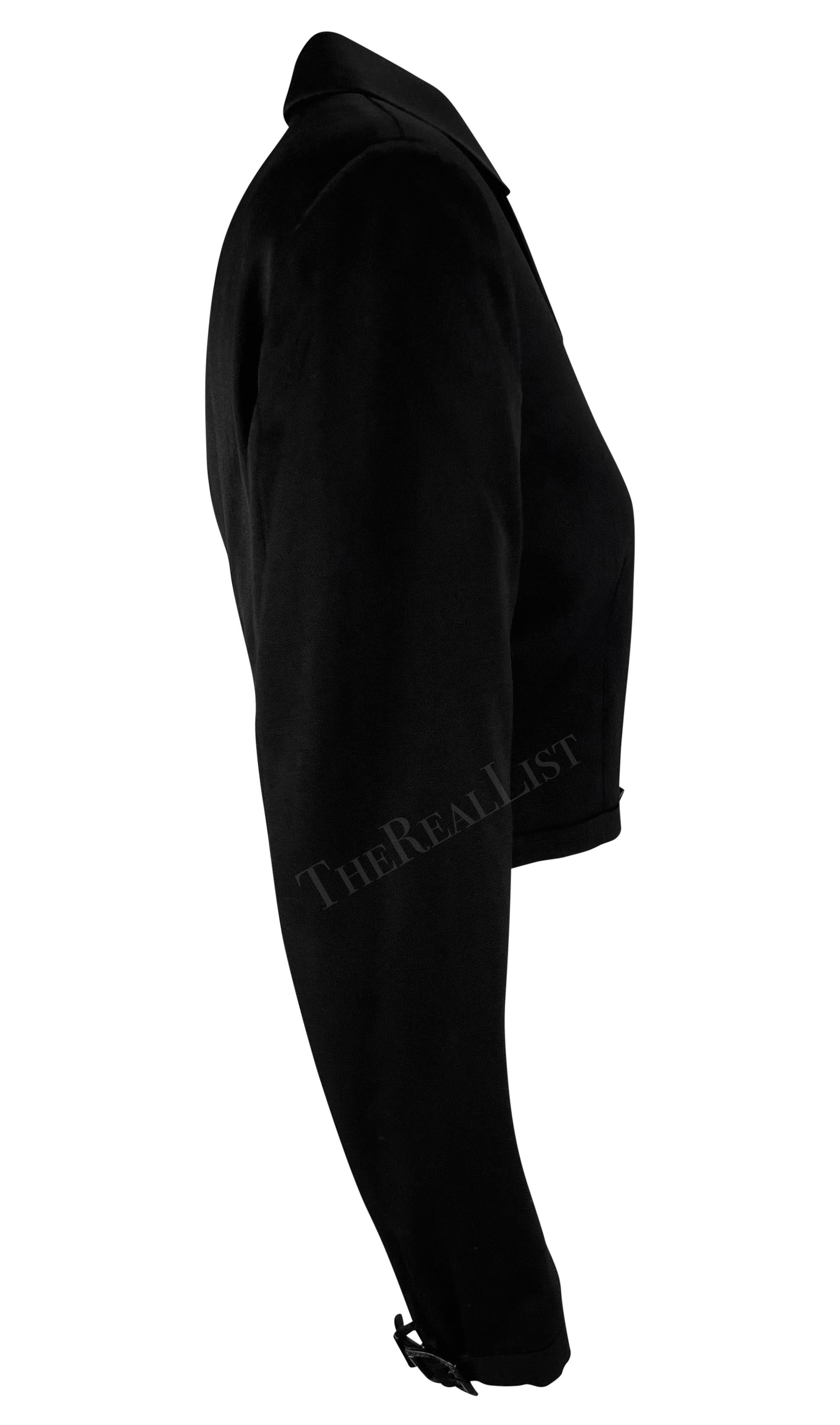 S/S 1996 Gianni Versace Pasarela Chaqueta blazer con cinturón y botones de Medusa recortada en venta 3