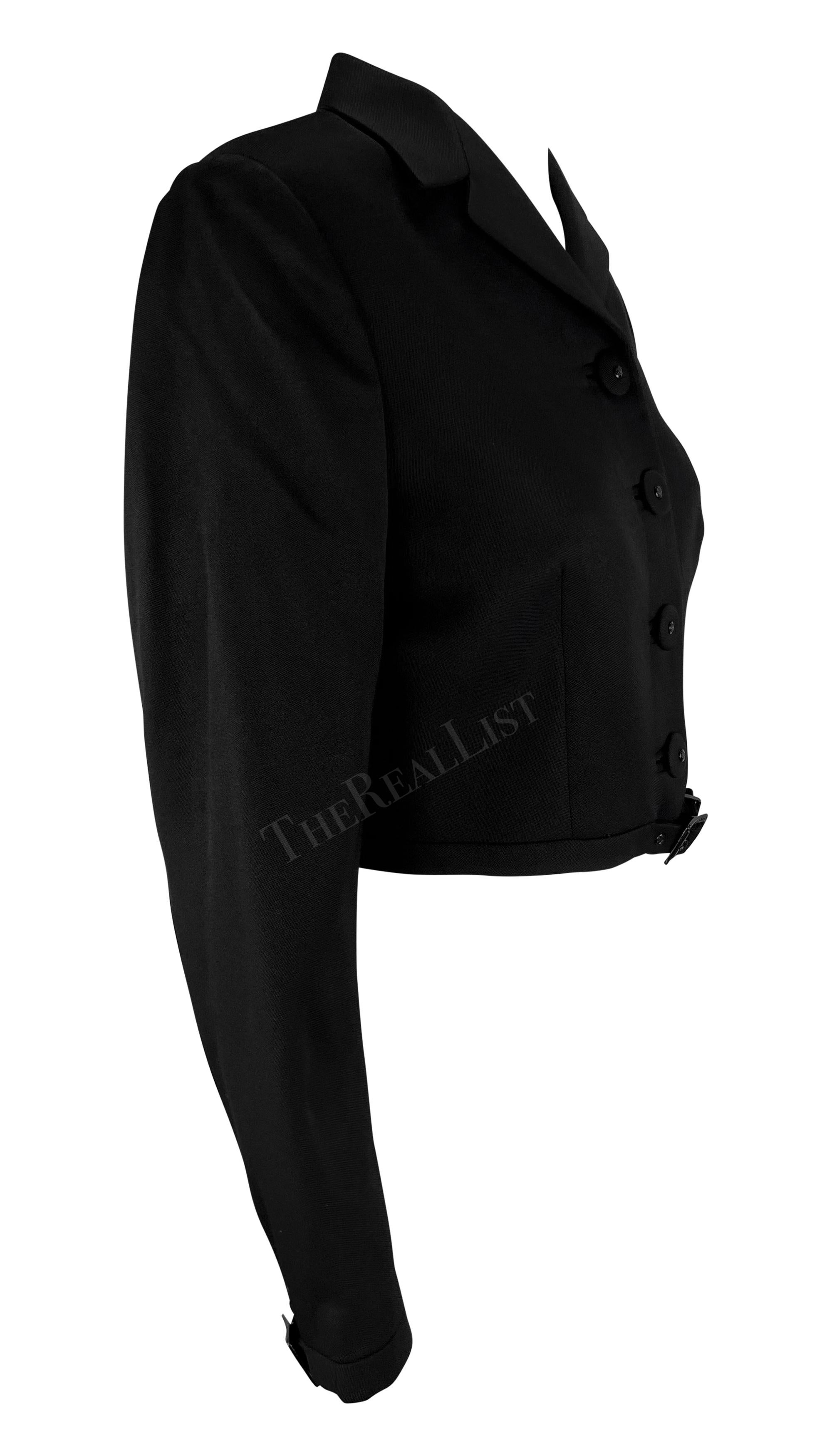 S/S 1996 Gianni Versace Pasarela Chaqueta blazer con cinturón y botones de Medusa recortada en venta 4