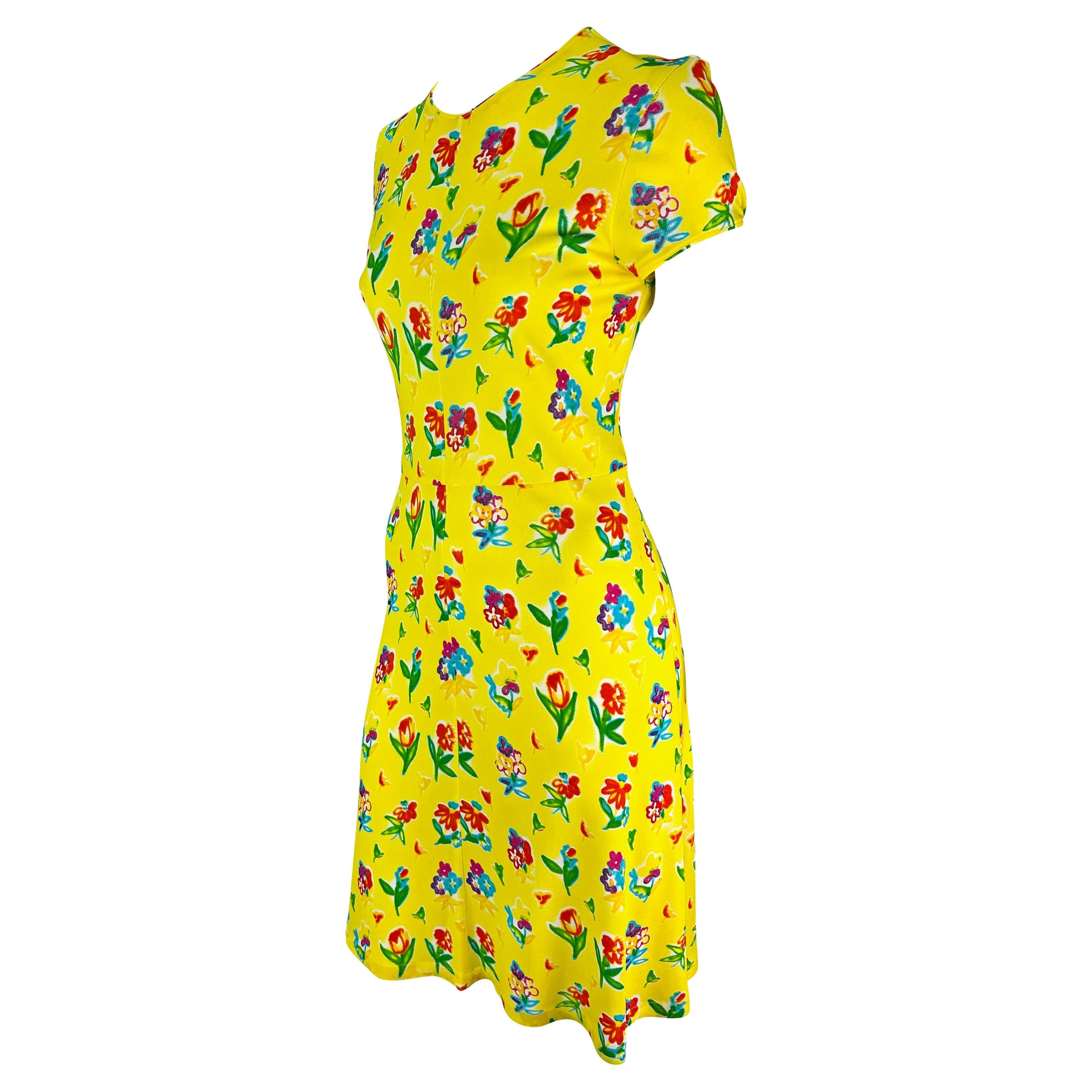 S/S 1996 Gianni Versace Yellow Floral Short Sleeve Viscose Midi Dress In Good Condition For Sale In West Hollywood, CA