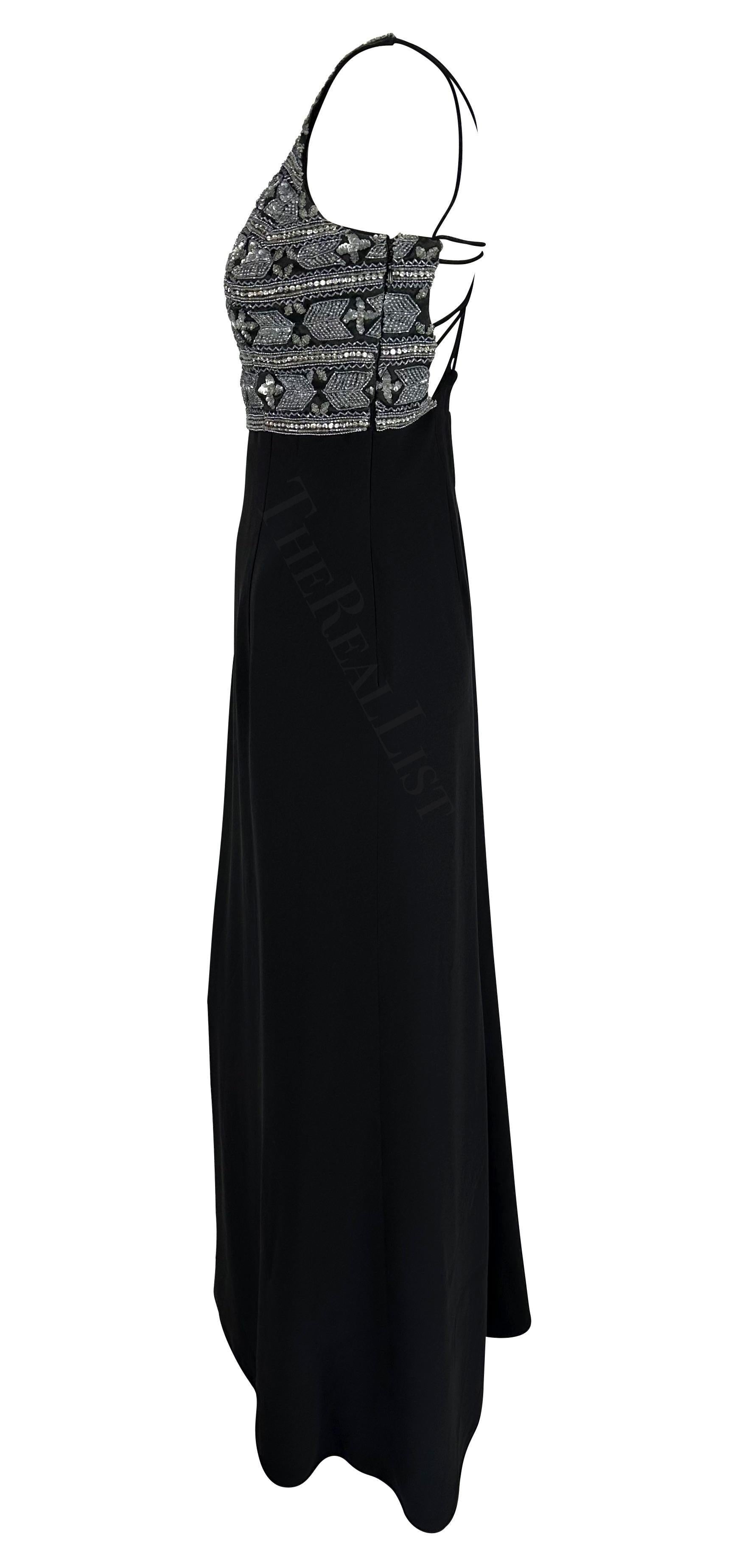 S/S 1996 Giorgio Armani Robe dos nu en perles noires et argentées en vente 3