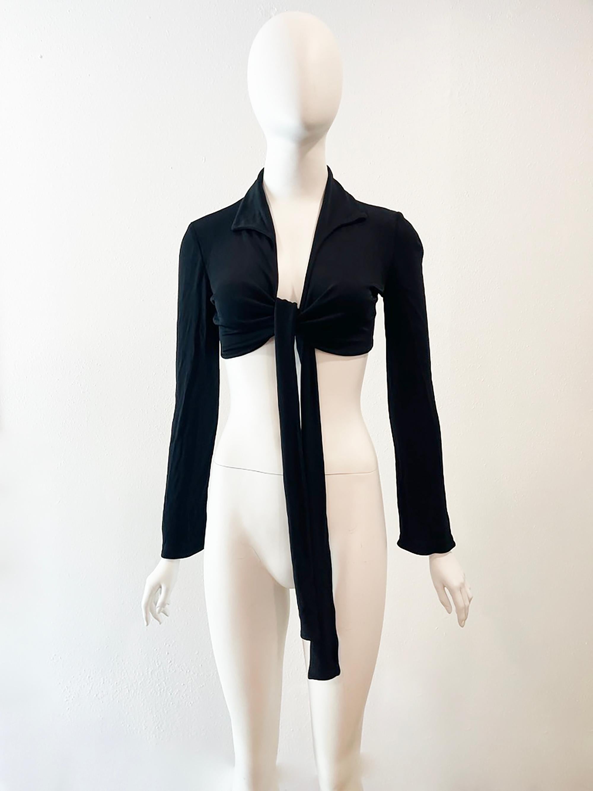 S/S 1996 Gucci by Tom Ford Black Cropped Tie Top
100% Rayon
Made in Italy
Condition: Excellent
Bust: 35