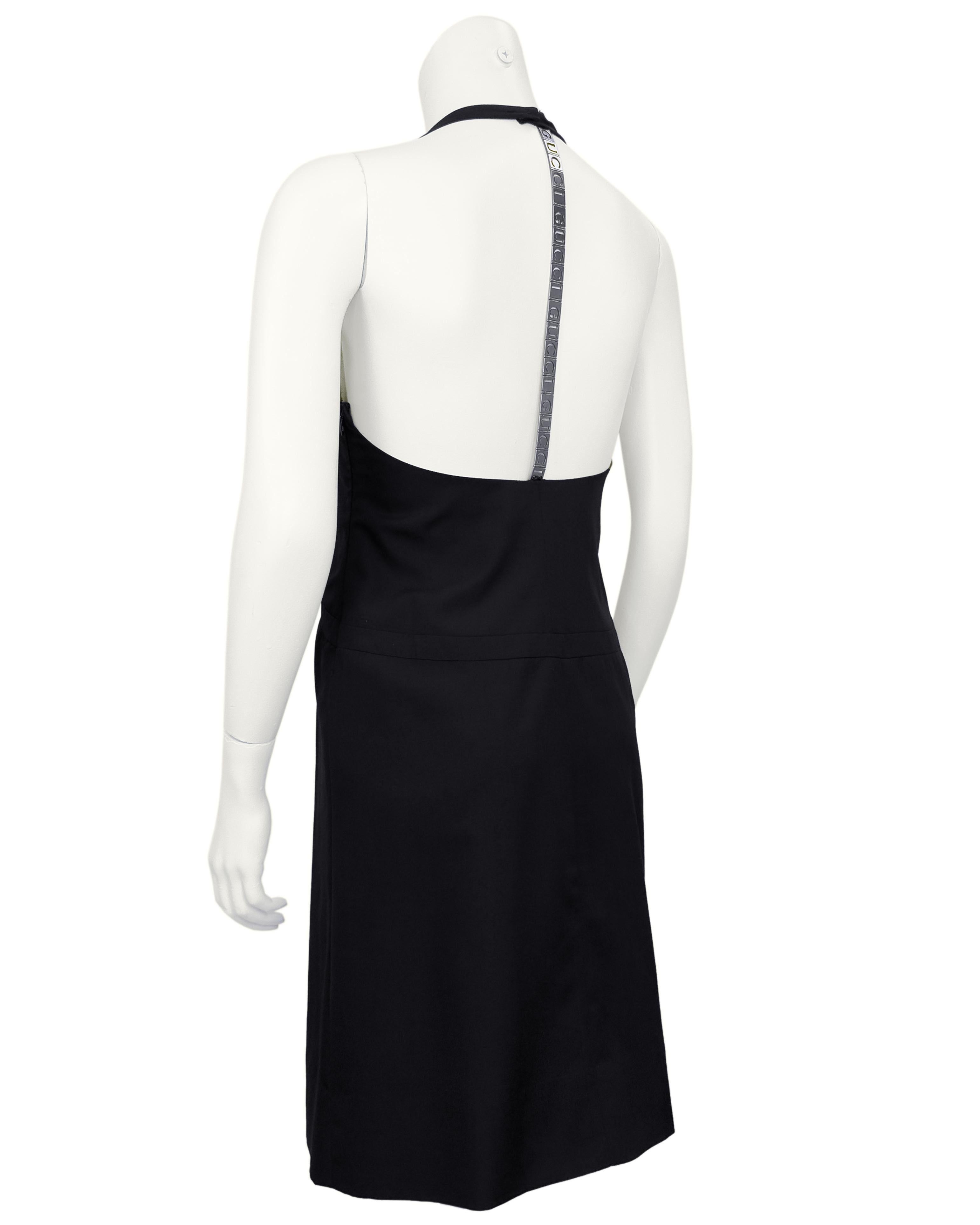 S/S 1996 Gucci by Tom Ford Pequeño Vestido Negro con Cadena de Metal Negro en Bueno estado para la venta en Toronto, Ontario