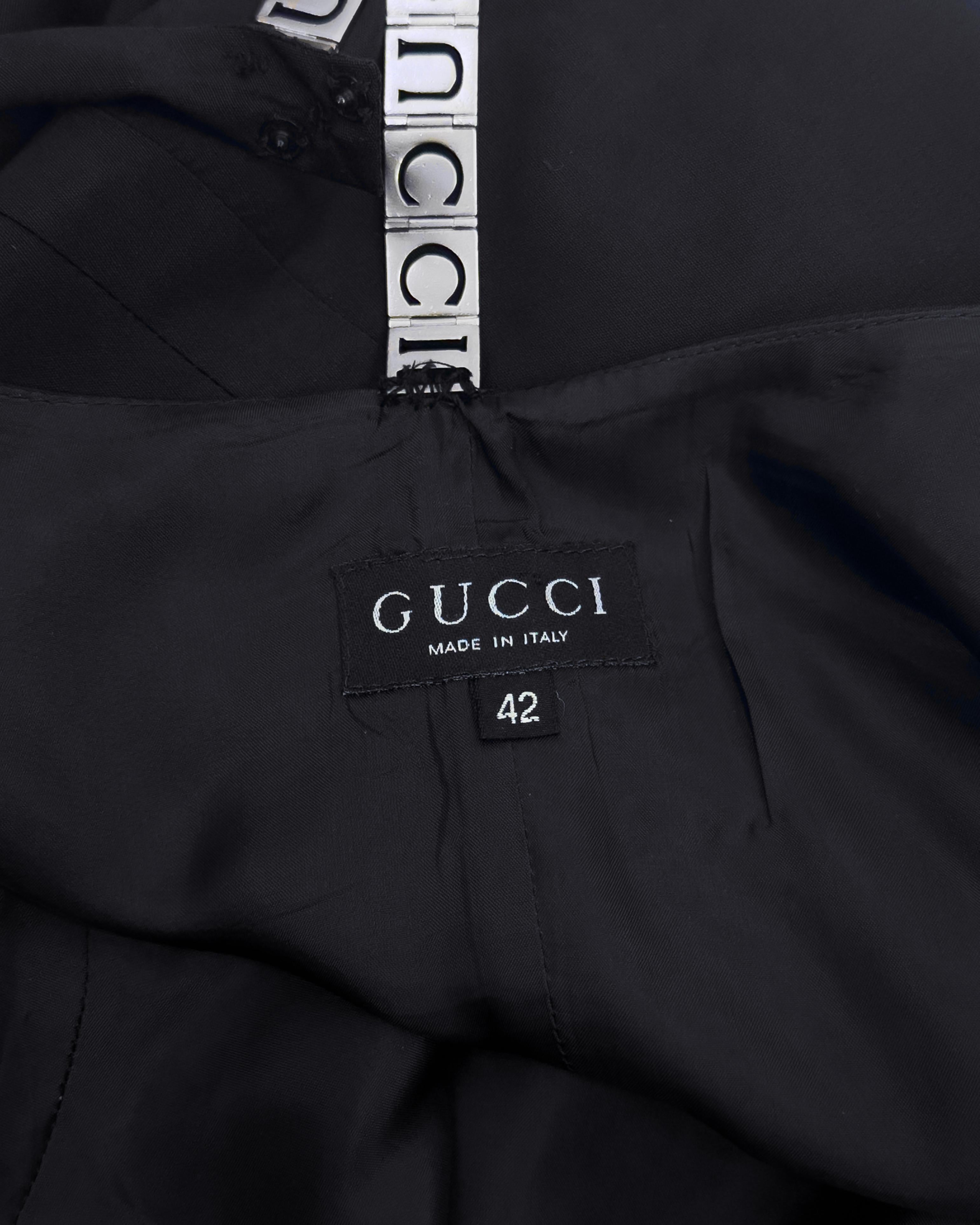 S/S 1996 Gucci by Tom Ford Pequeño Vestido Negro con Cadena de Metal Negro en venta 2