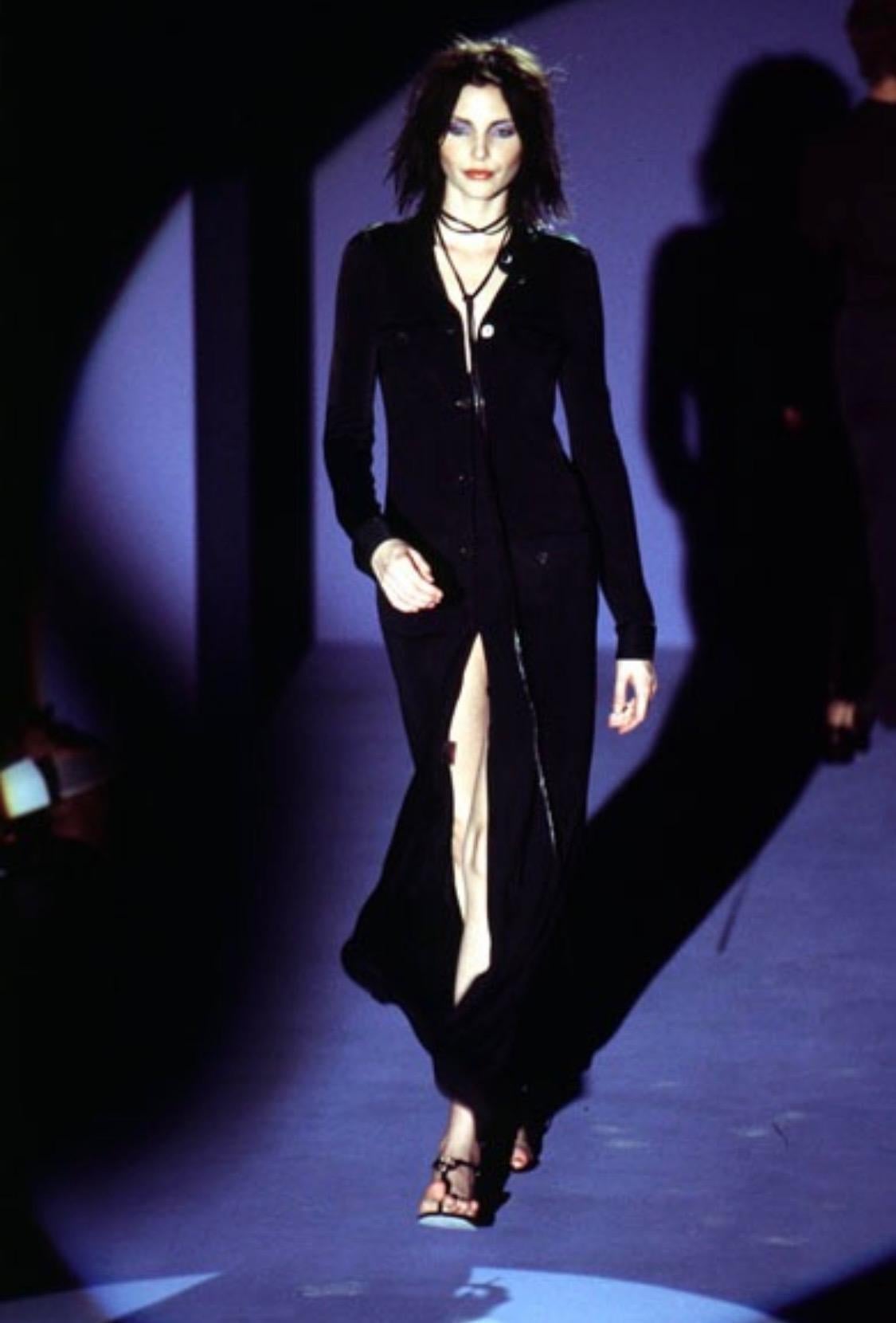 F/S 1996 Gucci by Tom Ford Nicole Kidman Marineblaues Viskose-Maxikleid mit Krawatte  im Zustand „Gut“ im Angebot in West Hollywood, CA