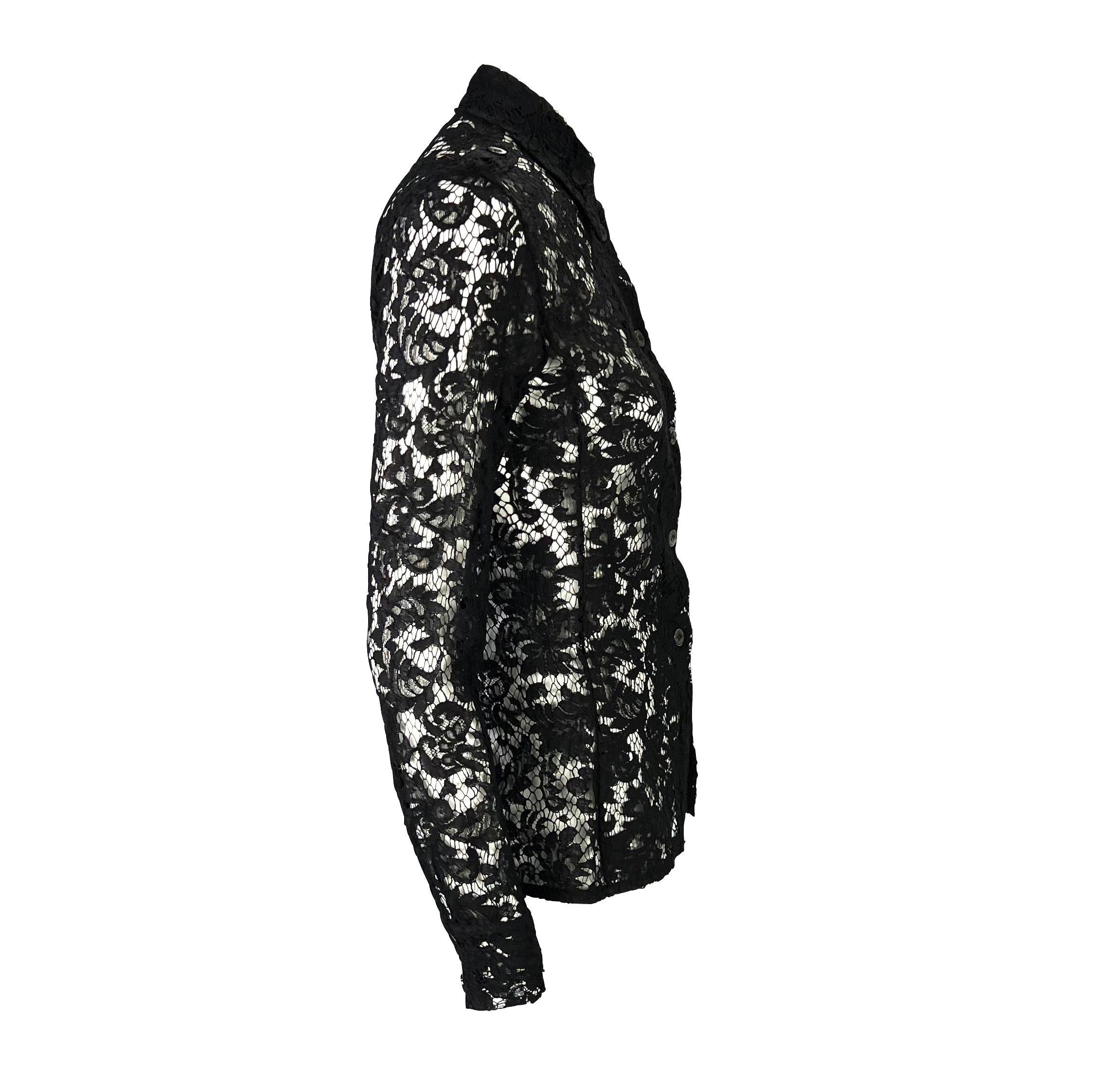 S/S 1996 Gucci by Tom Ford Runway Top boutonné en dentelle noire transparente en vente 4