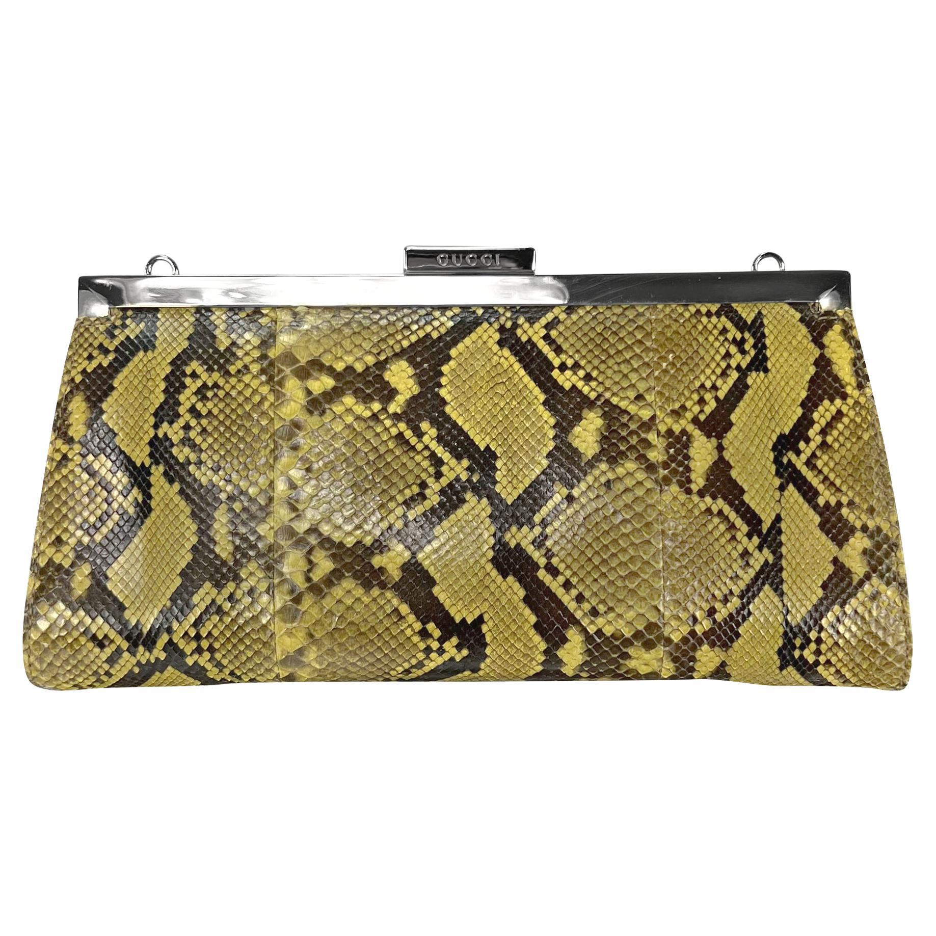 S/S 1996 Gucci by Tom Ford Runway Yellow Genuine Python Skin Chain Crossbody Bag In Excellent Condition For Sale In West Hollywood, CA