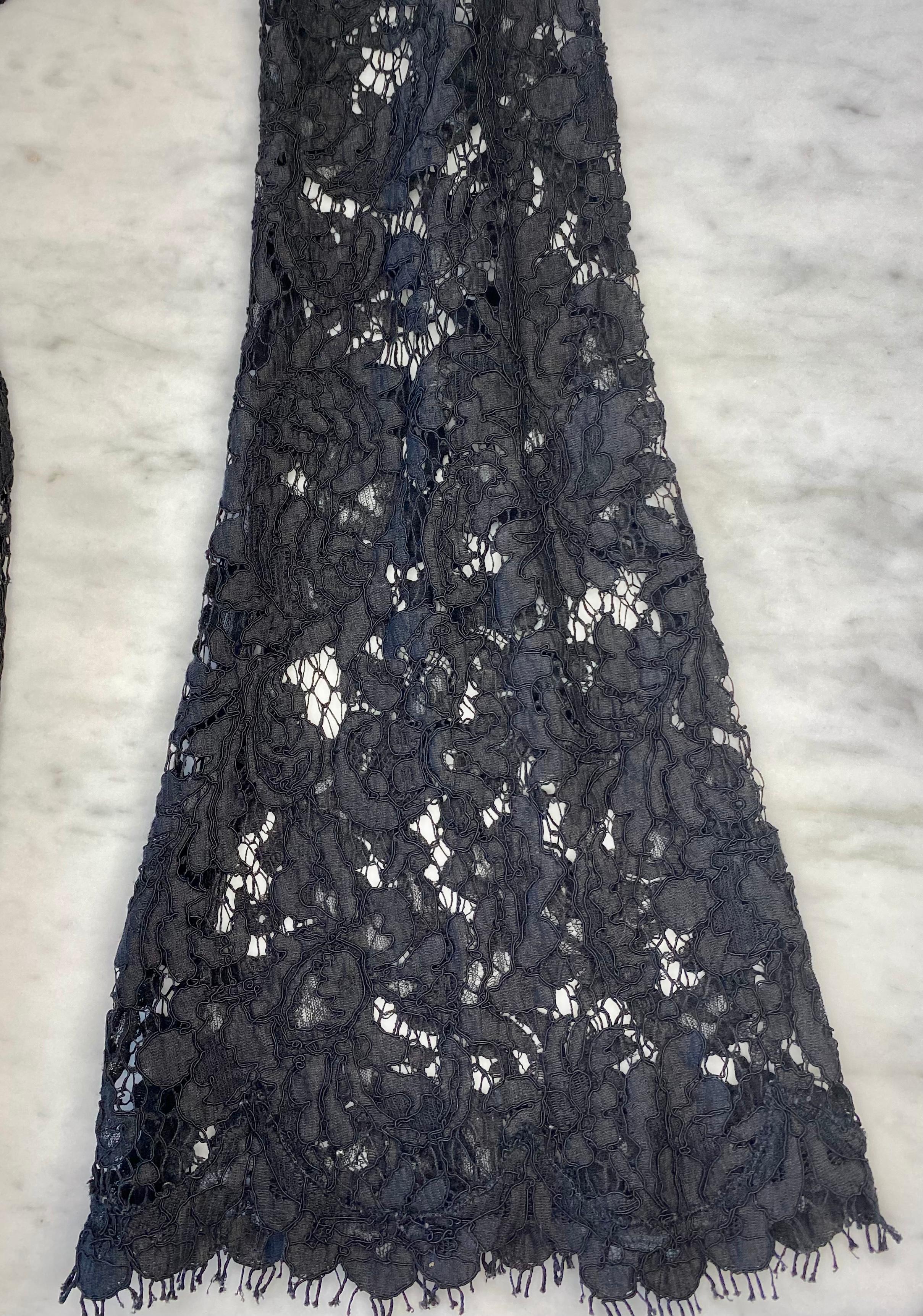S/S 1996 Gucci by Tom Ford Sheer Lace Mini Babydoll Dress In Good Condition In West Hollywood, CA