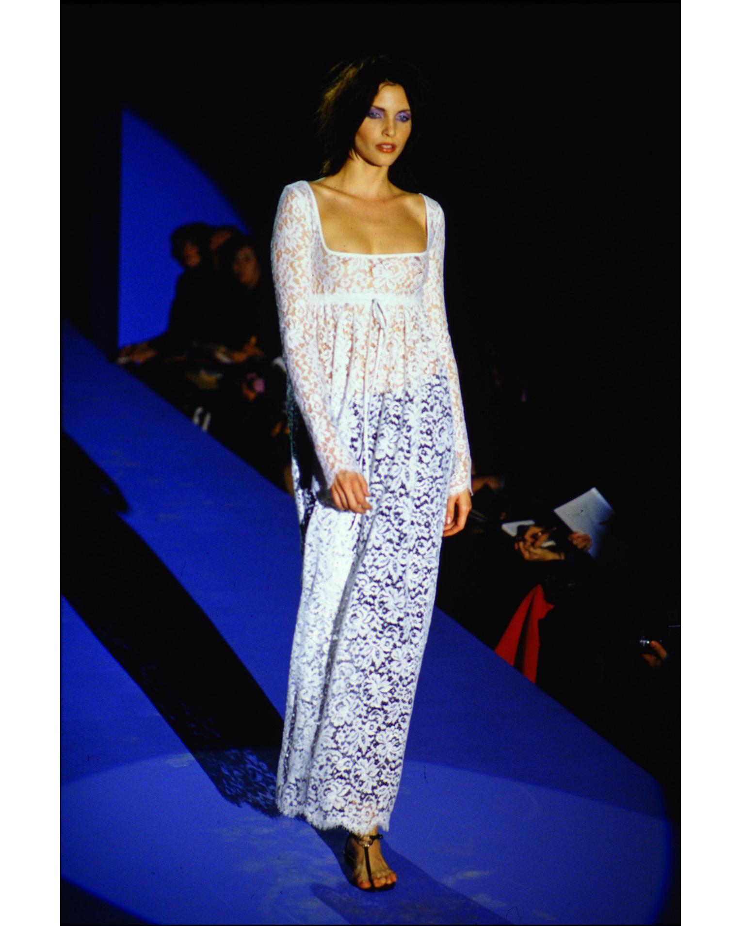 S/S 1996 Gucci by Tom Ford White Lace Gown with Nude Lining 7