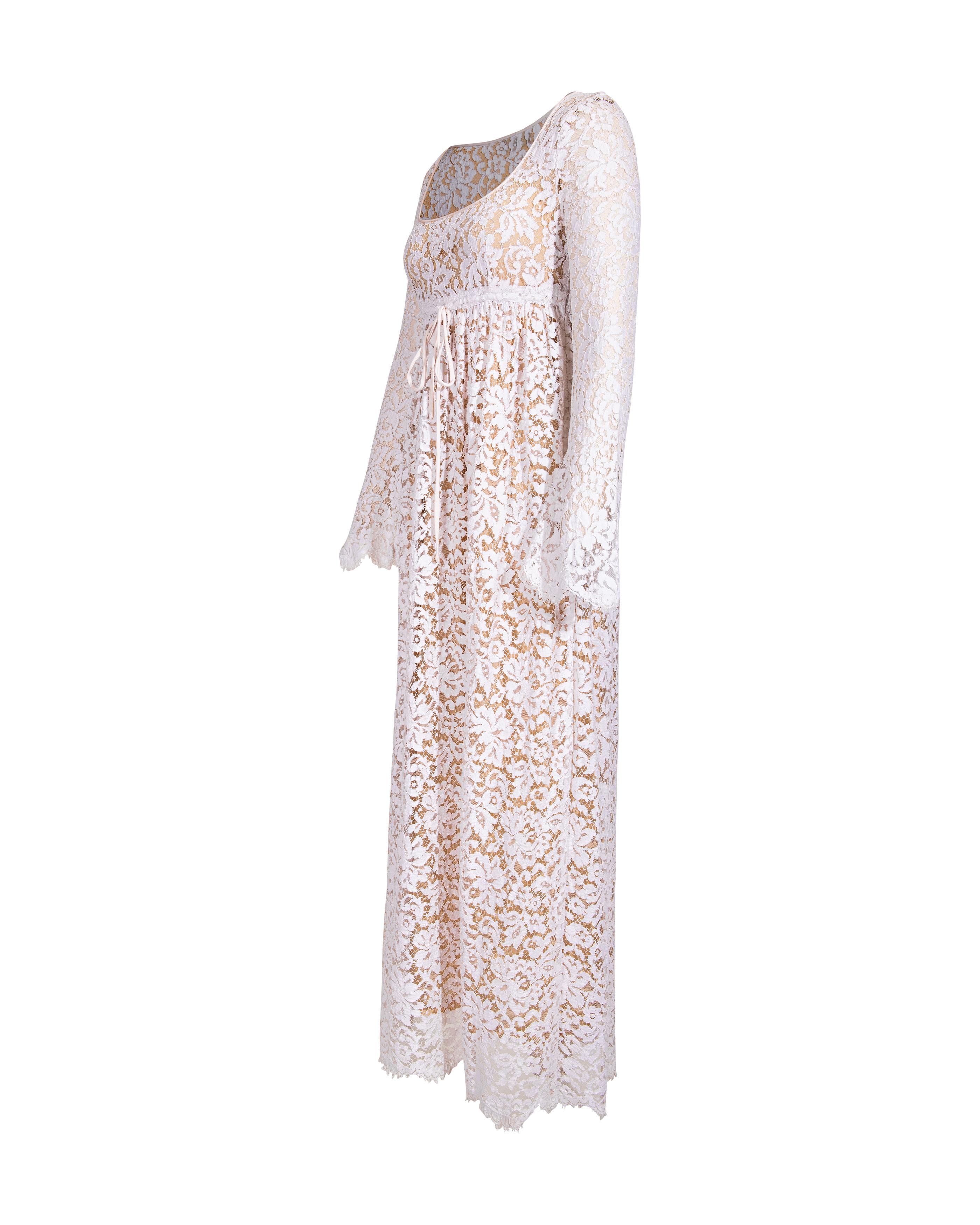 S/S 1996 Gucci by Tom Ford White Lace Gown with Nude Lining In Excellent Condition In North Hollywood, CA