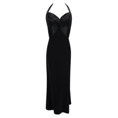 Collection printemps-été 1997 de Bob Mackie : robe de soirée noire à dos nu, dos nu avec empiècement en satin et col licou, taille US 10