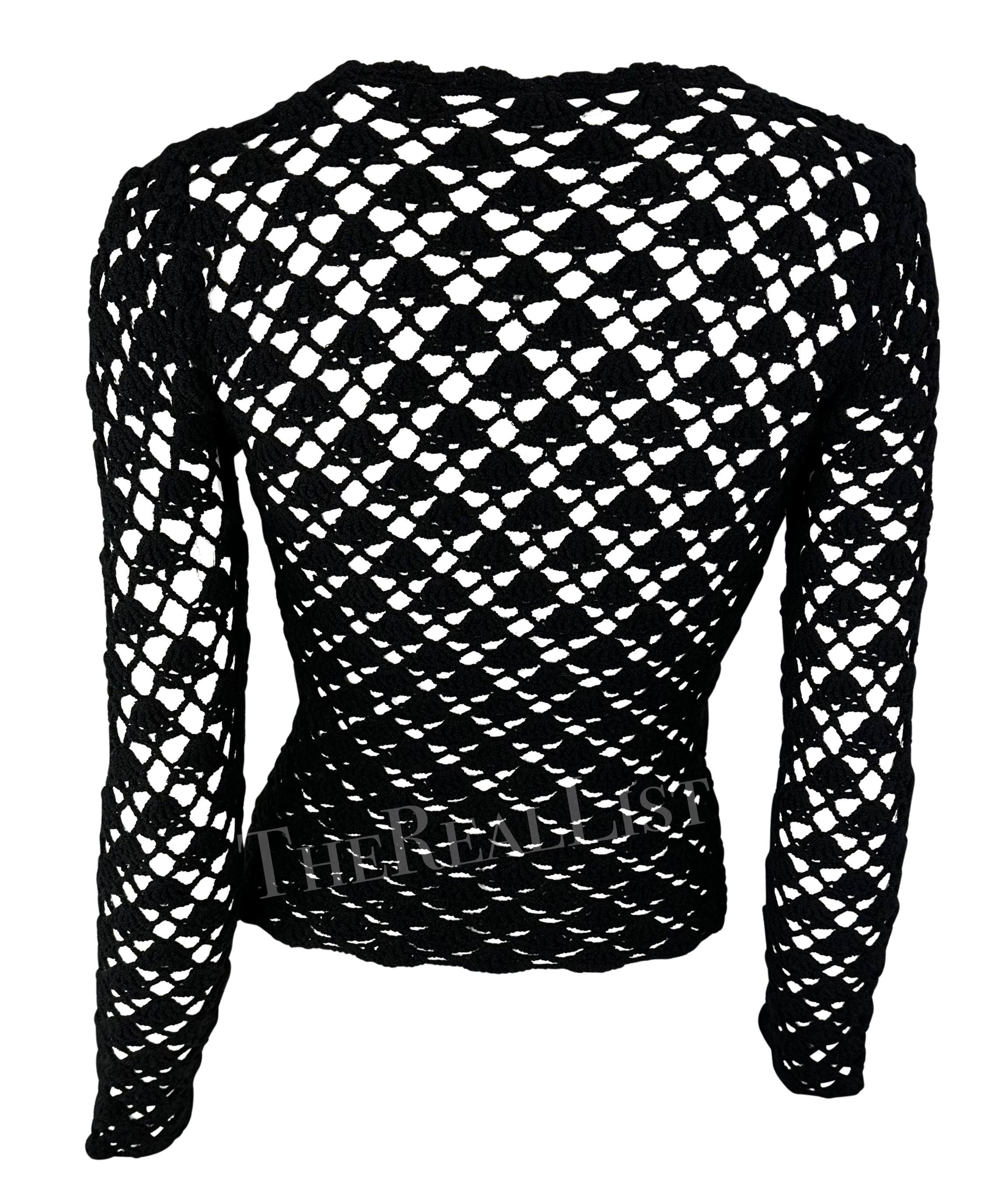 Donna P/E 1997 Dolce & Gabbana - Top in maglia nera all'uncinetto in vendita