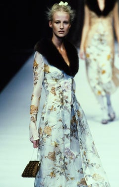 S/S 1997 Dolce & Gabbana Bown Crochet Clam Closure Mini Evening Bag