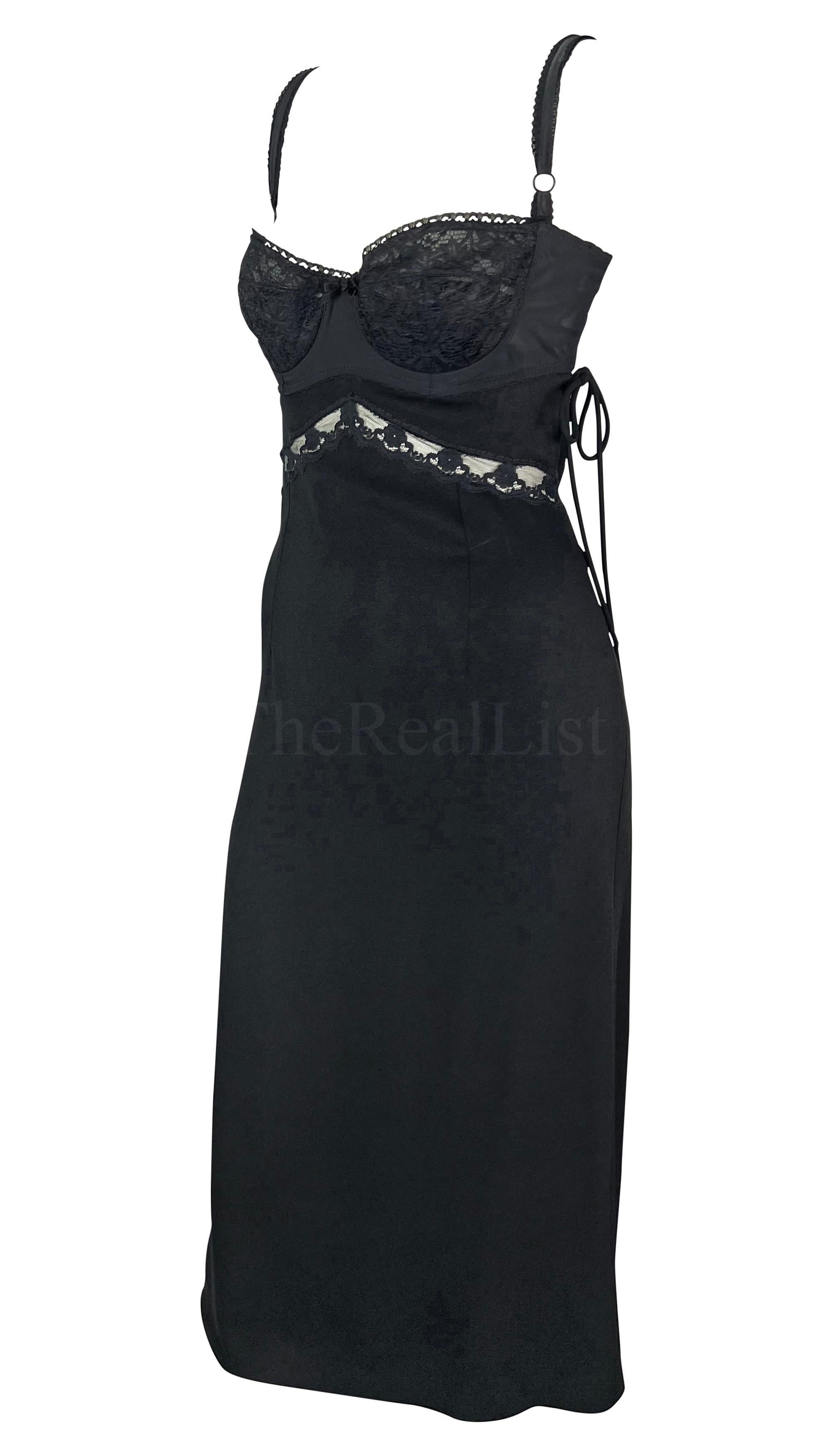 S/S 1997 Dolce & Gabbana Vestido recortado de encaje negro transparente con corpiño elástico Negro en venta