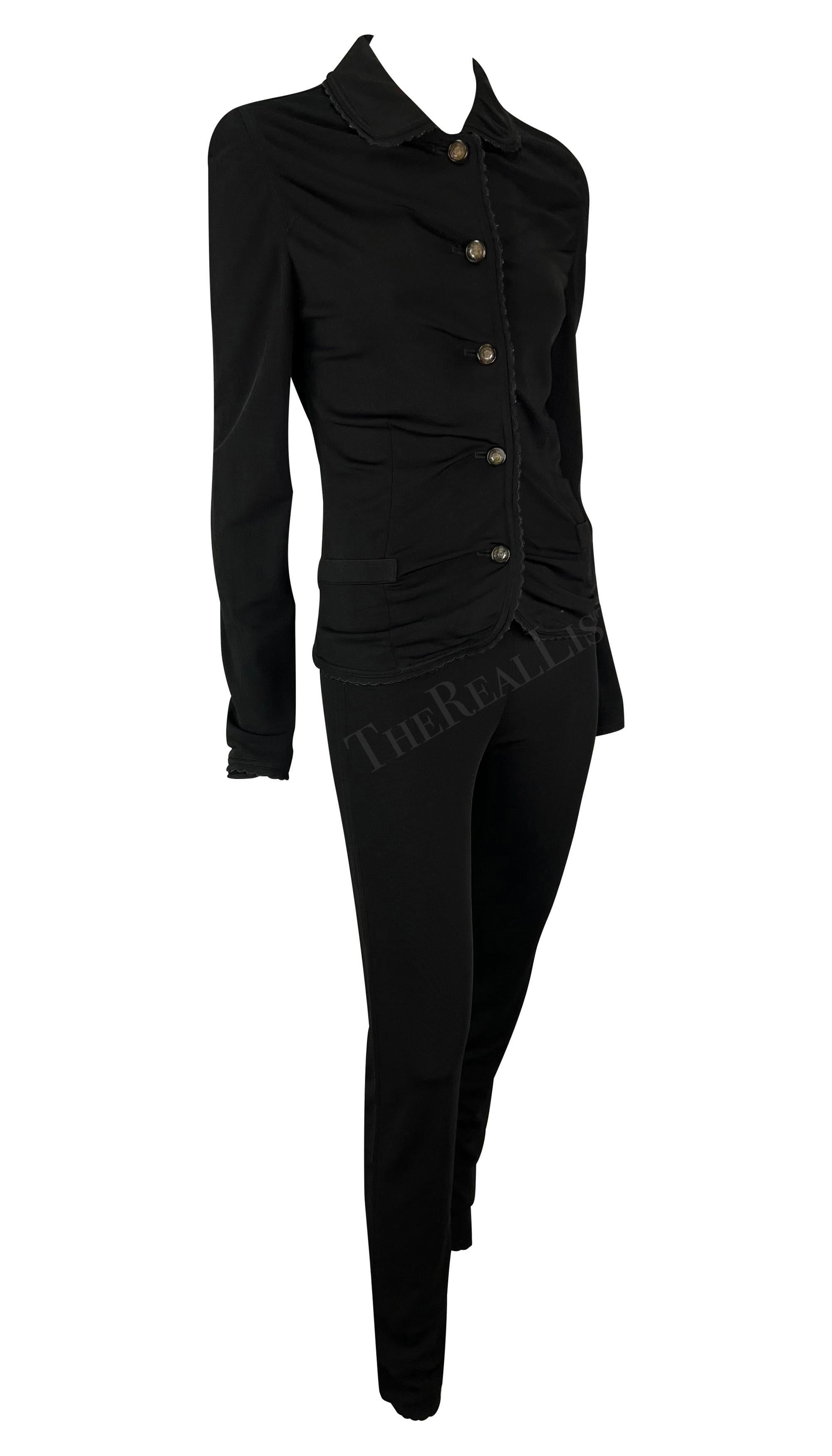 P/E 1997 Gianni Versace Set di pantaloni smerlati neri elasticizzati con Medusa in vendita 1