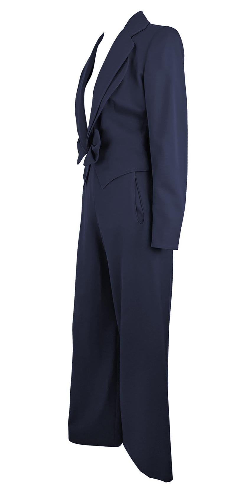 Noir S/S 1997 Givenchy by John Galliano Pantalon court surdimensionné bleu marine en vente