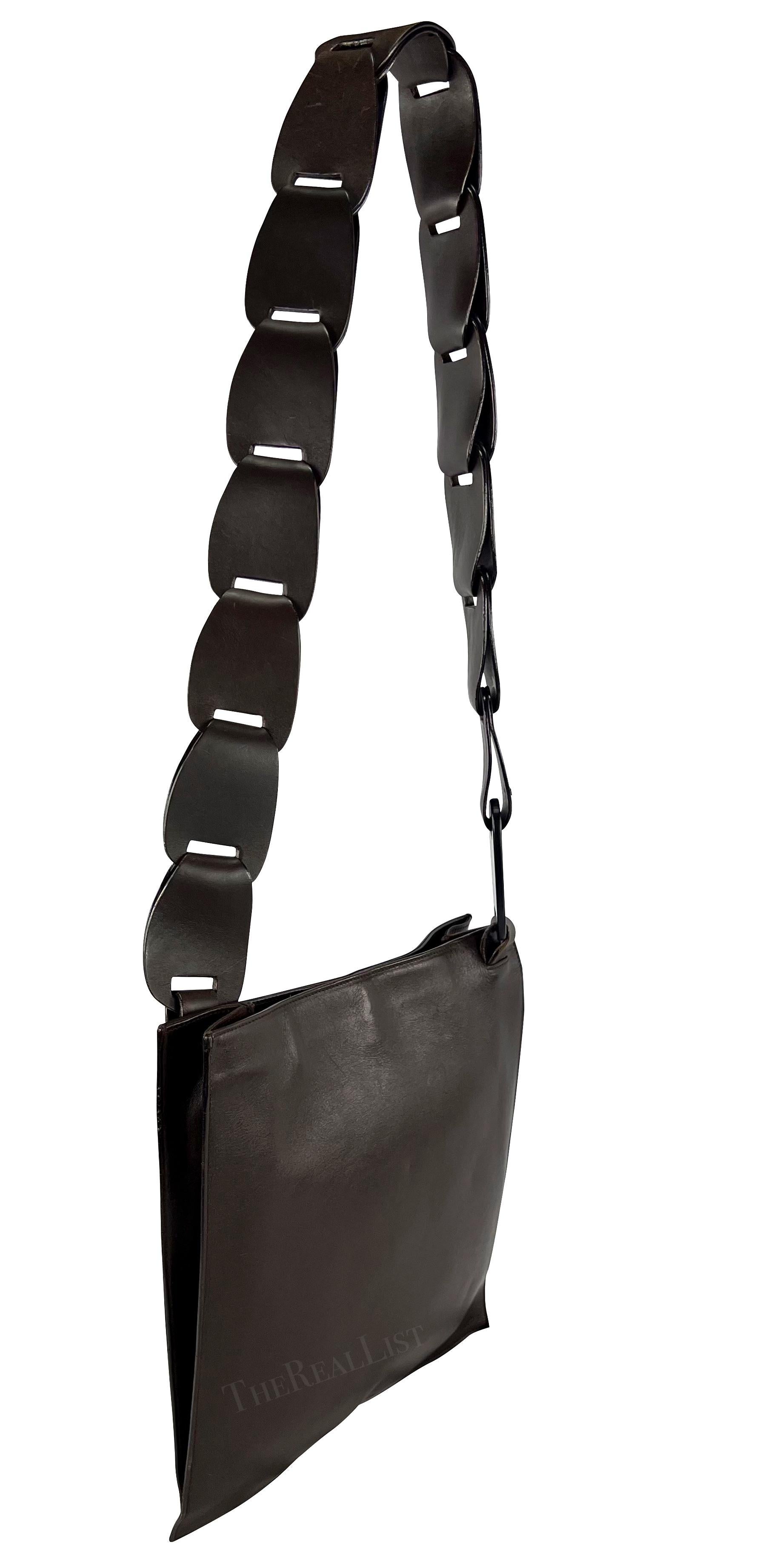 Nero P/E 1997 Gucci by Tom Ford Borsa a tracolla con tracolla a incastro in pelle marrone in vendita