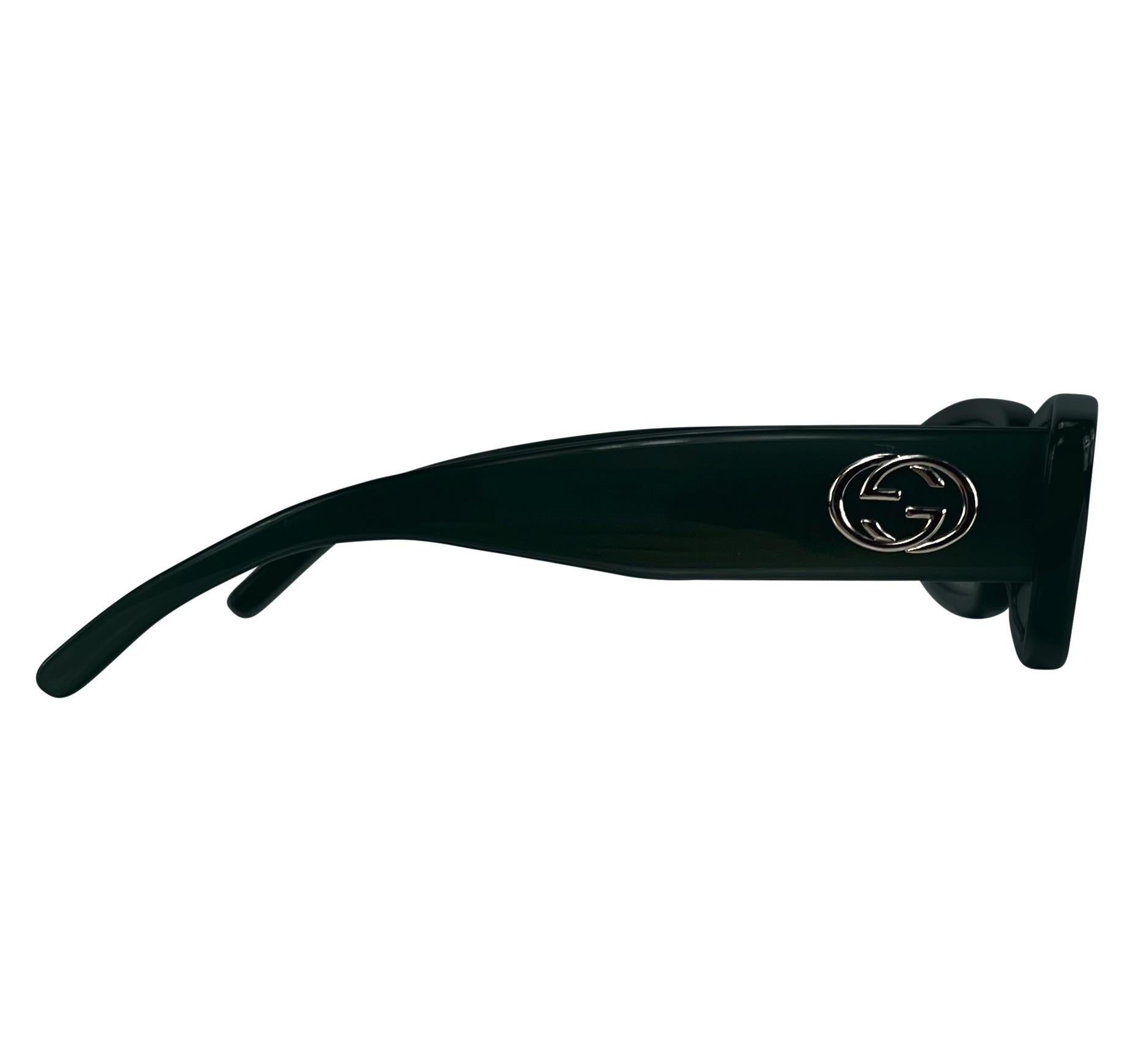 S/S 1997  Gucci by Tom Ford GG Logo Green Luster Lunettes de soleil rectangulaires en acrylique Pour femmes en vente
