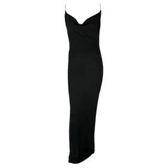 Gucci par Tom Ford - Robe moulante noire à col bénitier plongeant, printemps-été 1997
