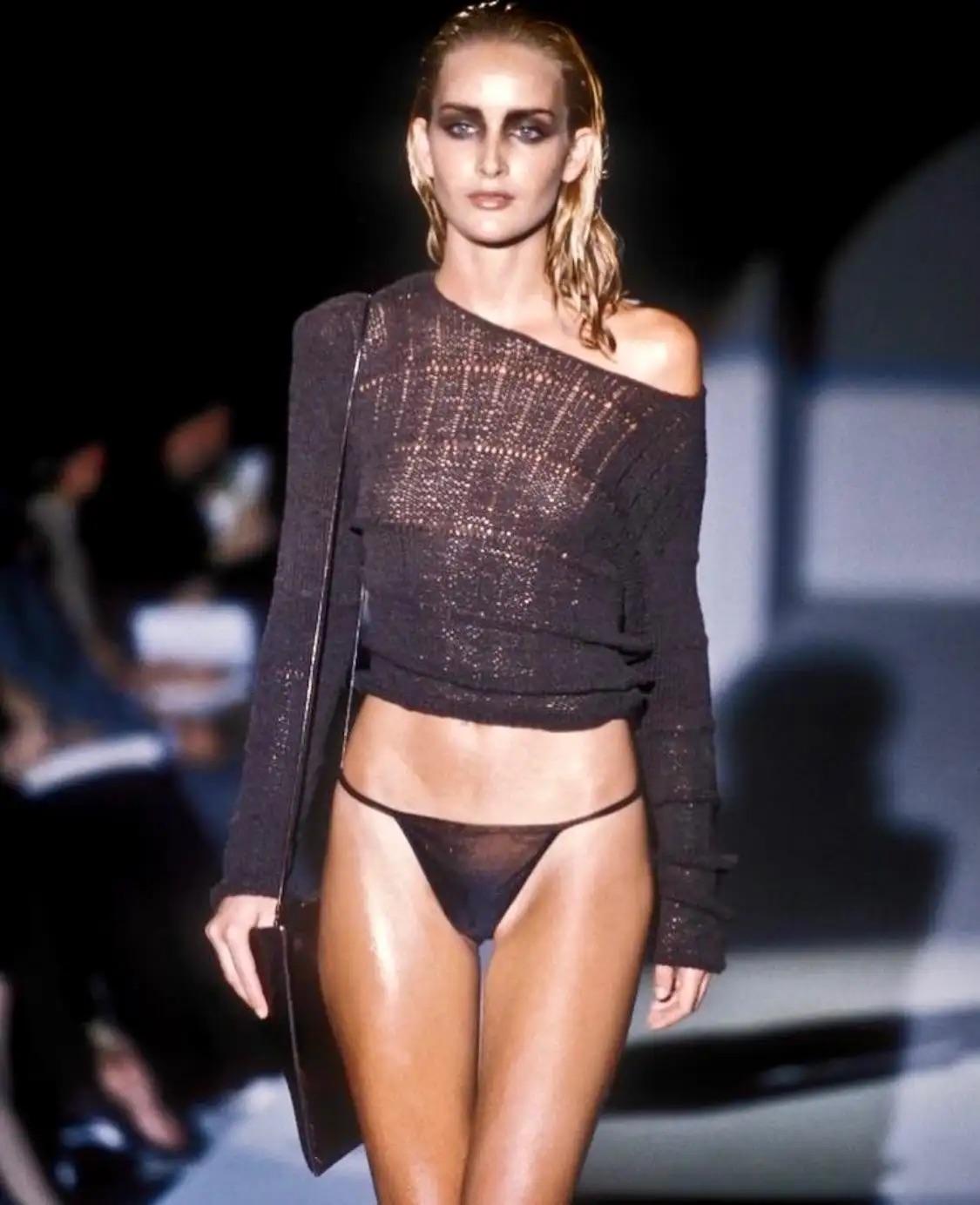 Black S/S 1997 Gucci by Tom Ford Runway Metal Chainmail Silk Flat Evening Bag For Sale