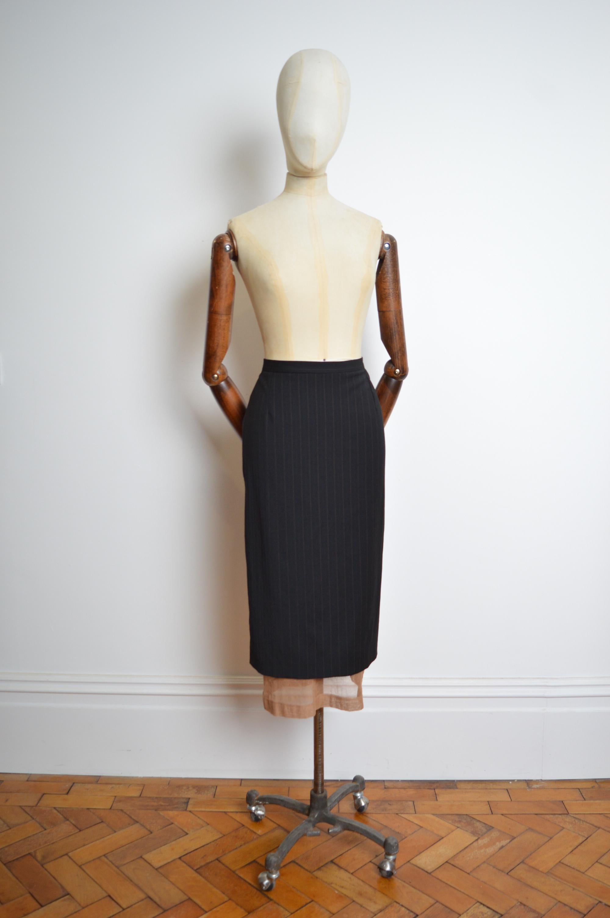 S/S 1998 Dolce & Gabbana Falda lápiz larga a rayas negra con capa inferior de malla en venta 6
