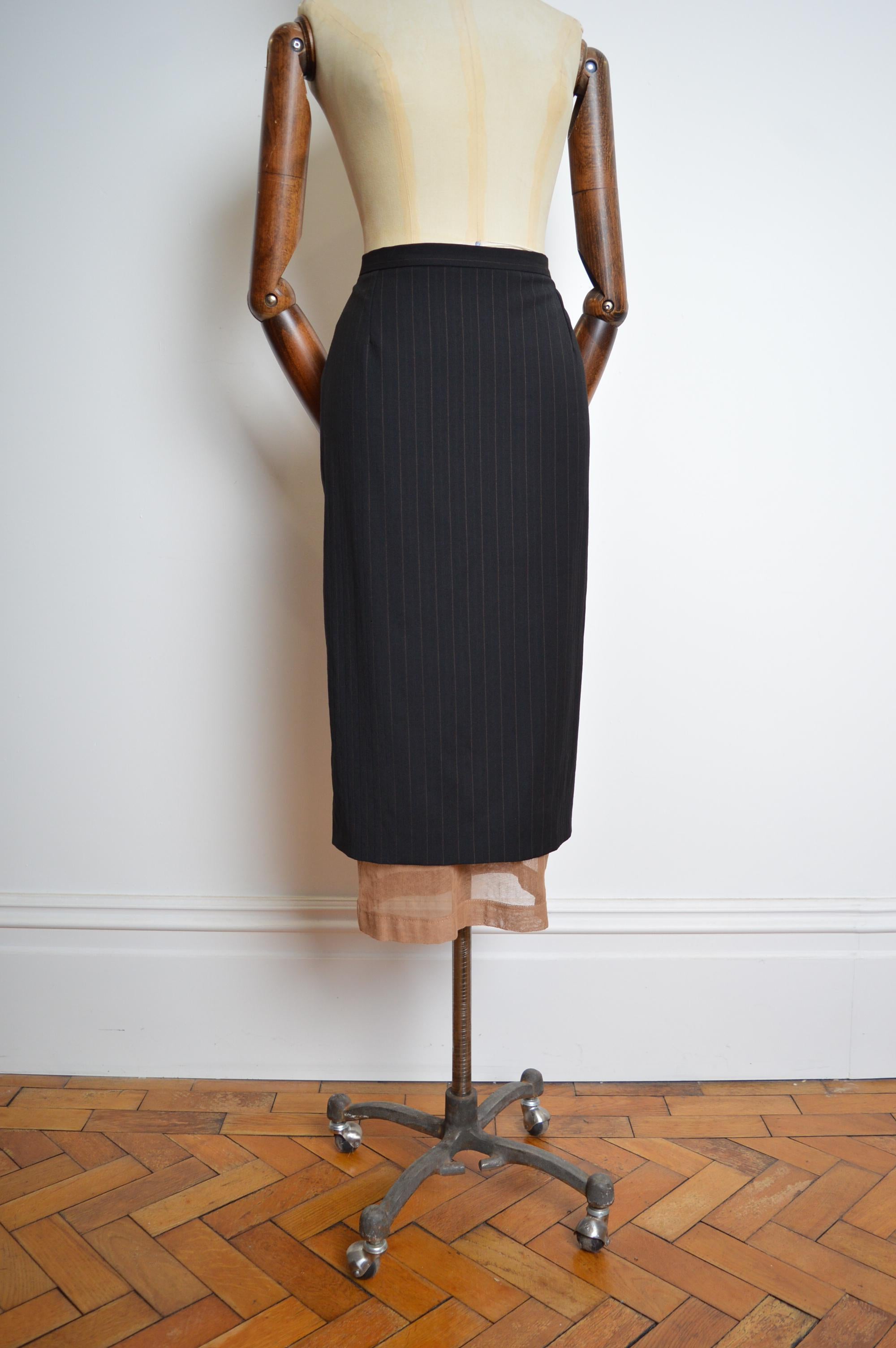 S/S 1998 Dolce & Gabbana Falda lápiz larga a rayas negra con capa inferior de malla en Bueno estado para la venta en Sheffield, GB