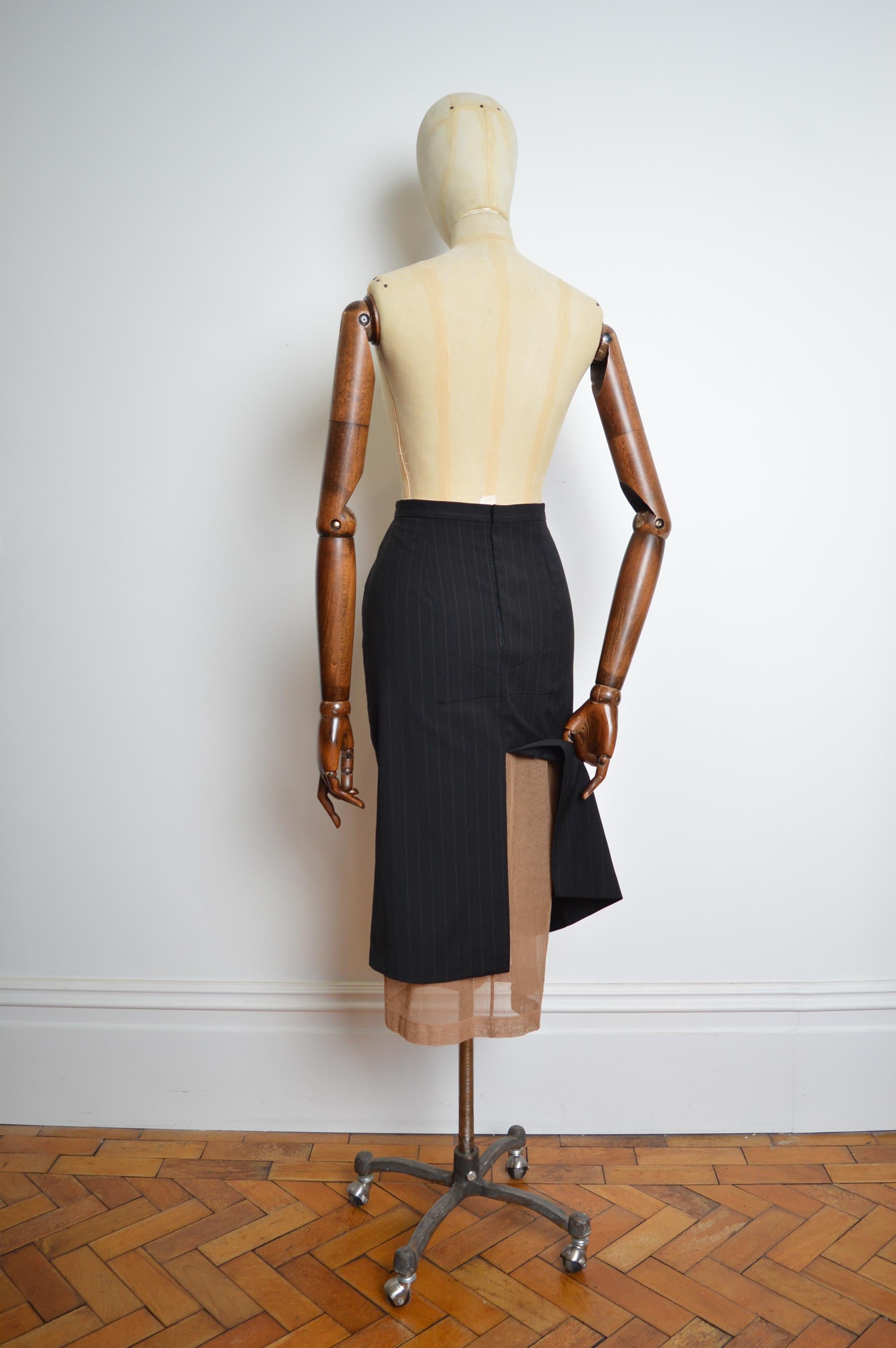 S/S 1998 Dolce & Gabbana Falda lápiz larga a rayas negra con capa inferior de malla en venta 3