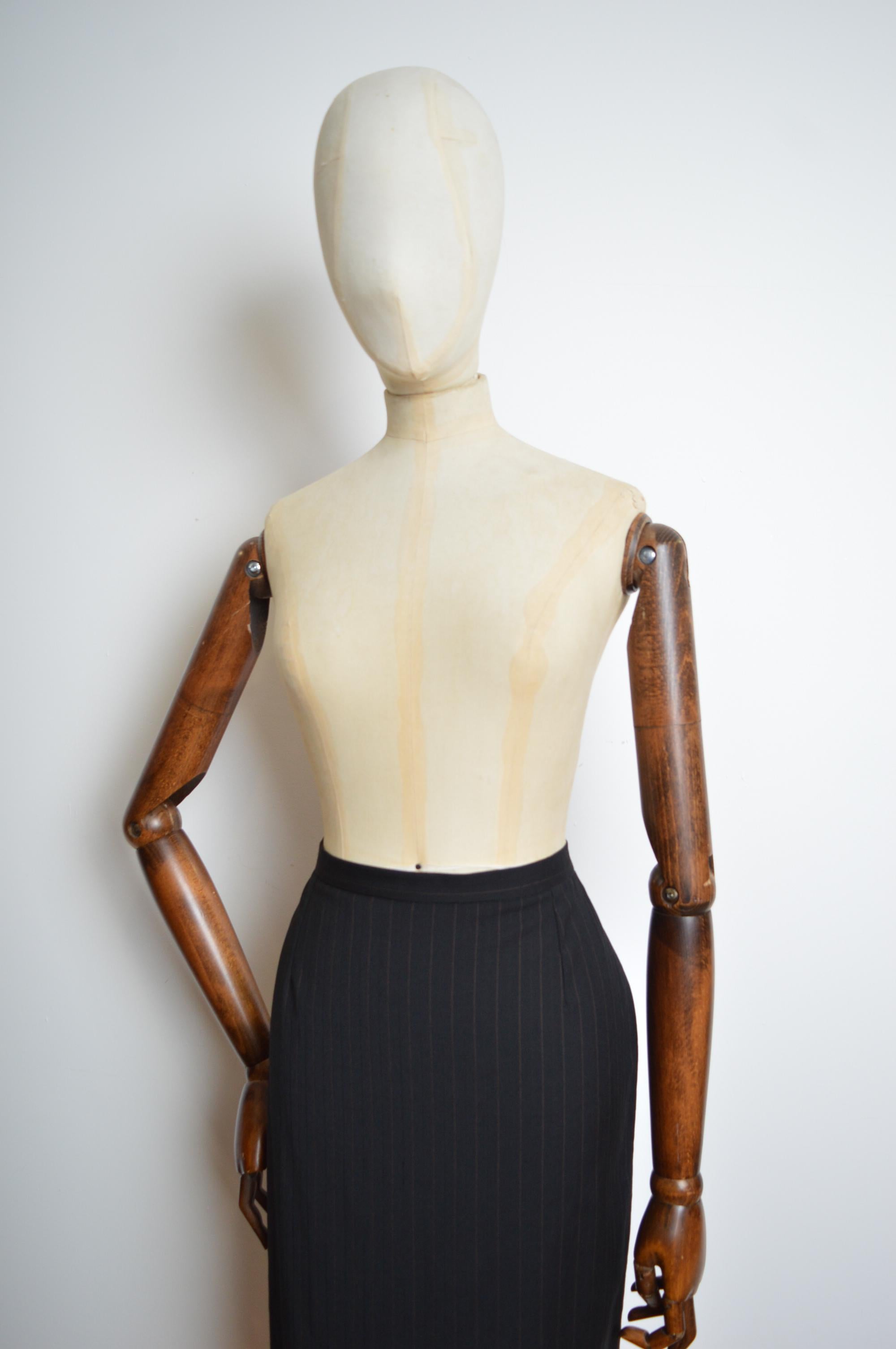 S/S 1998 Dolce & Gabbana Falda lápiz larga a rayas negra con capa inferior de malla en venta 4