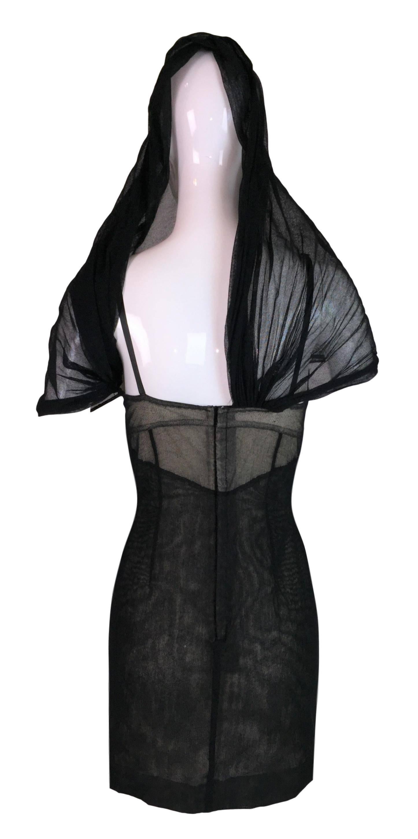 F/S 1998 Dolce & Gabbana Laufsteg Werbe-Minikleid mit Madonna Veil Charm aus transparentem Netz 2