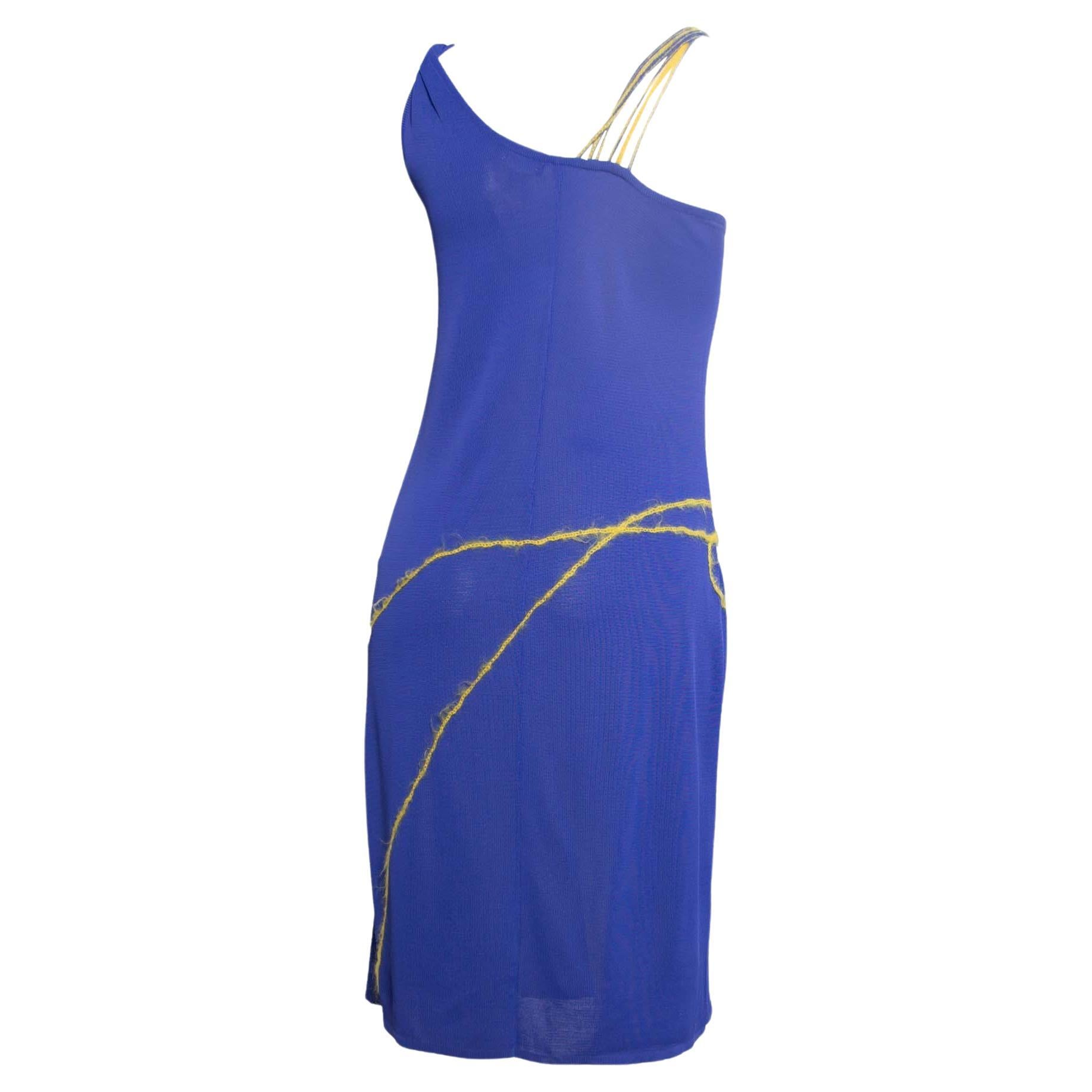 F/S 1998 Gianni Versace by Donatella Laufsteg Ad Blau-gelbes asymmetrisches Strickkleid 2