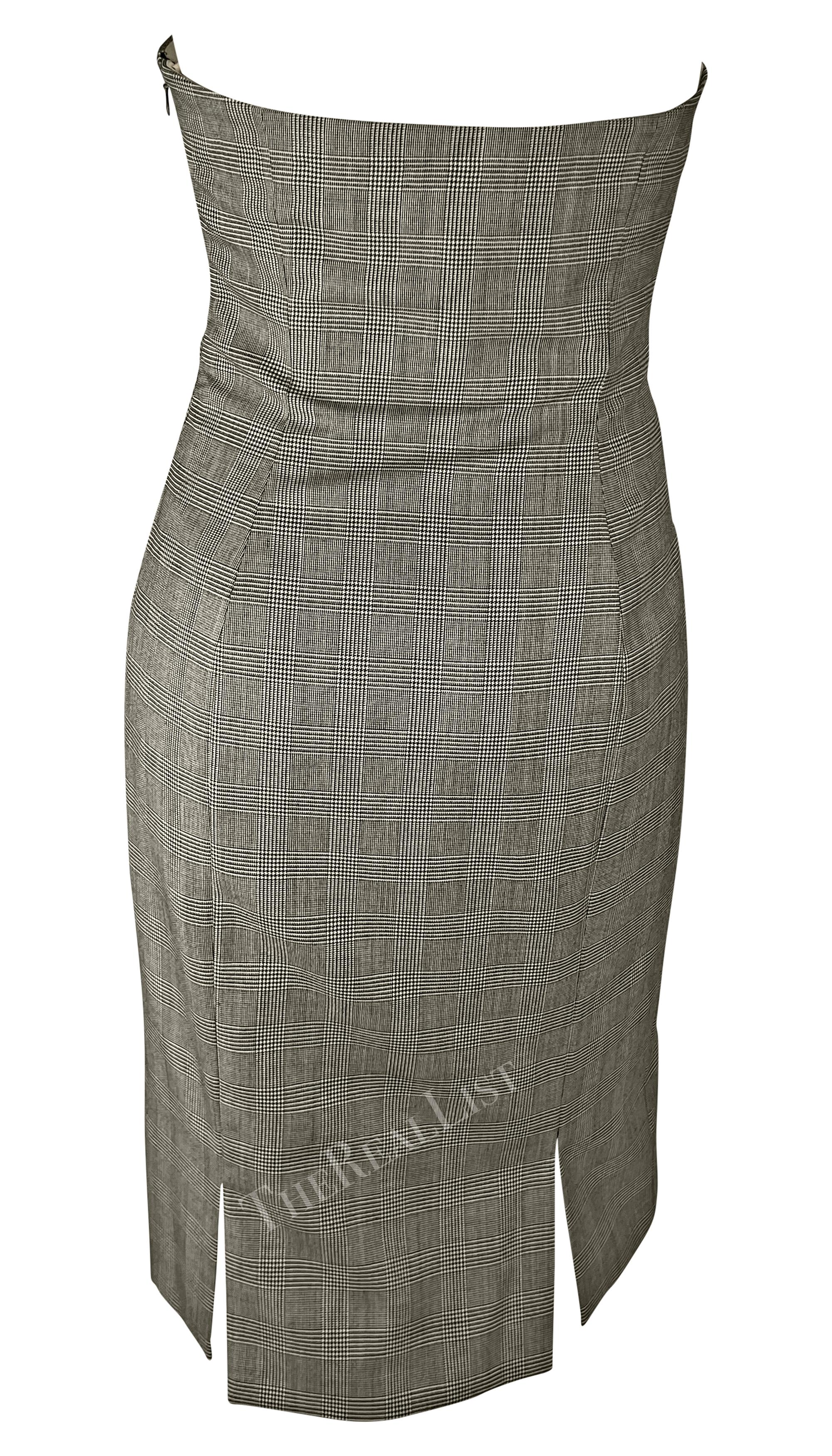 1998 Gianni Versace Laufsteg Ad Graues trägerloses Korsett-Minikleid mit Hahnentrittmuster im Angebot 3