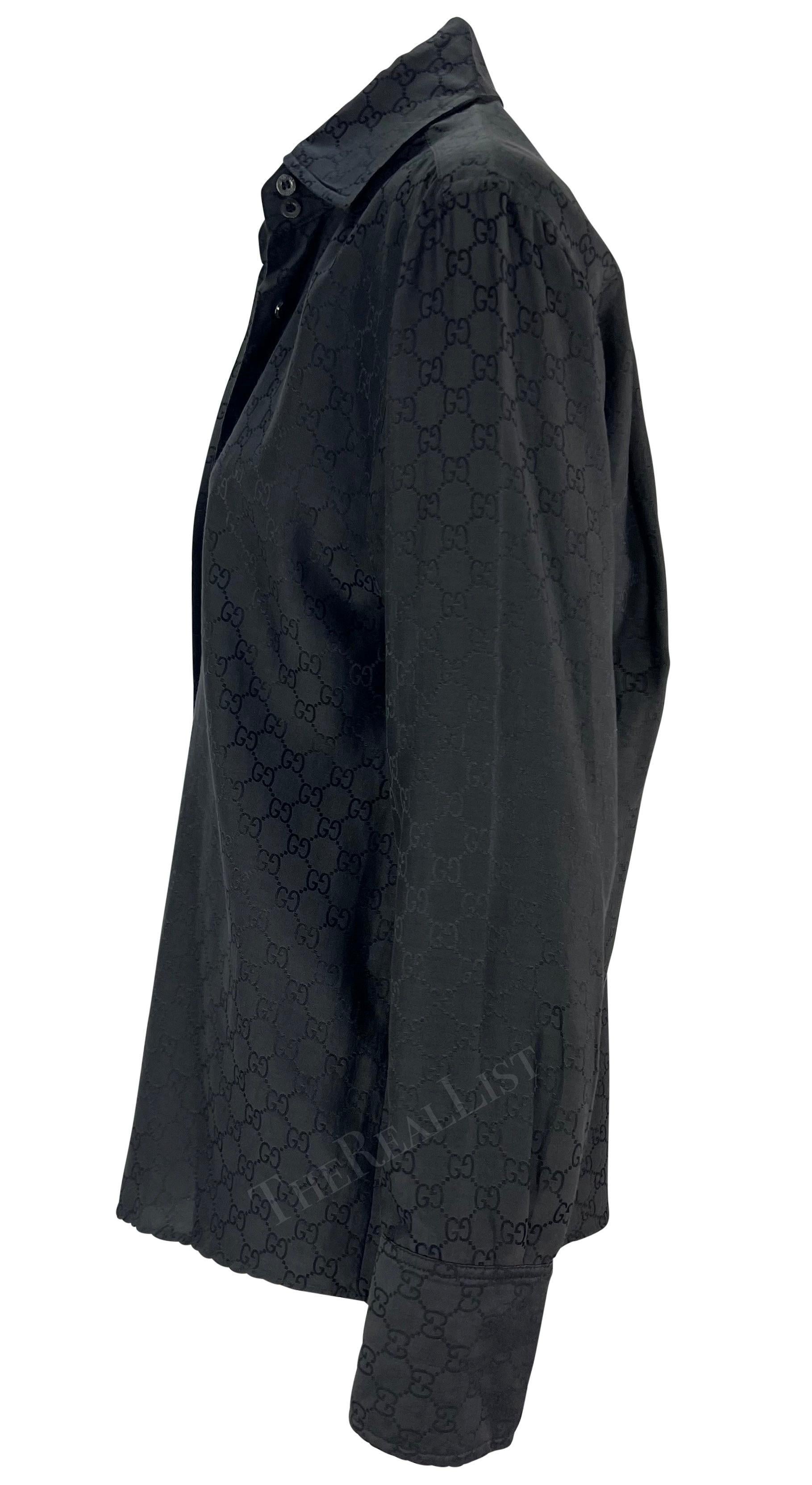 Donna Camicia P/E 1998 Gucci by Tom Ford con colletto nero e monogramma 