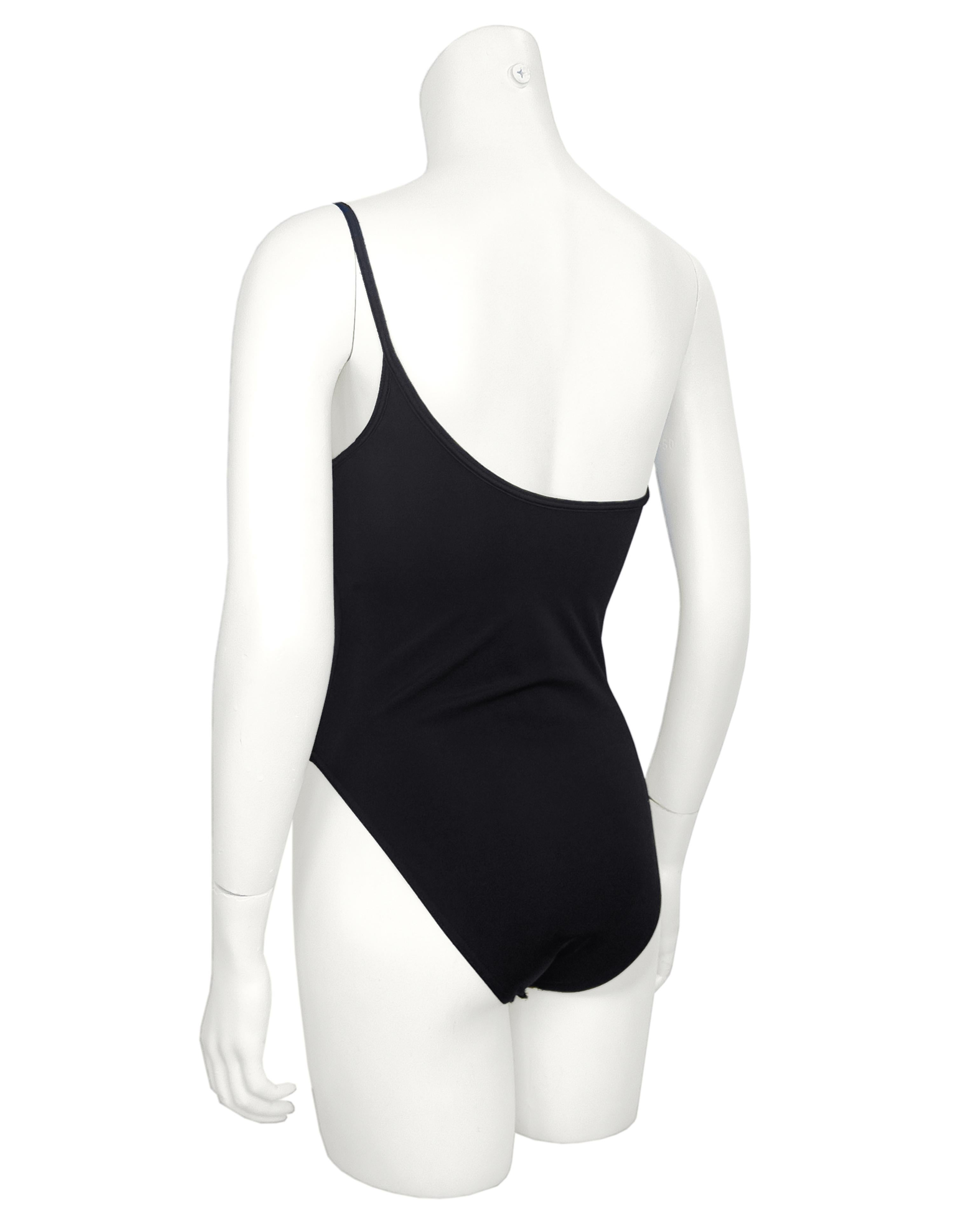 Noir S/S 1998 Gucci by Tom Ford Maillot de bain asymétrique noir avec boucle à logo en vente