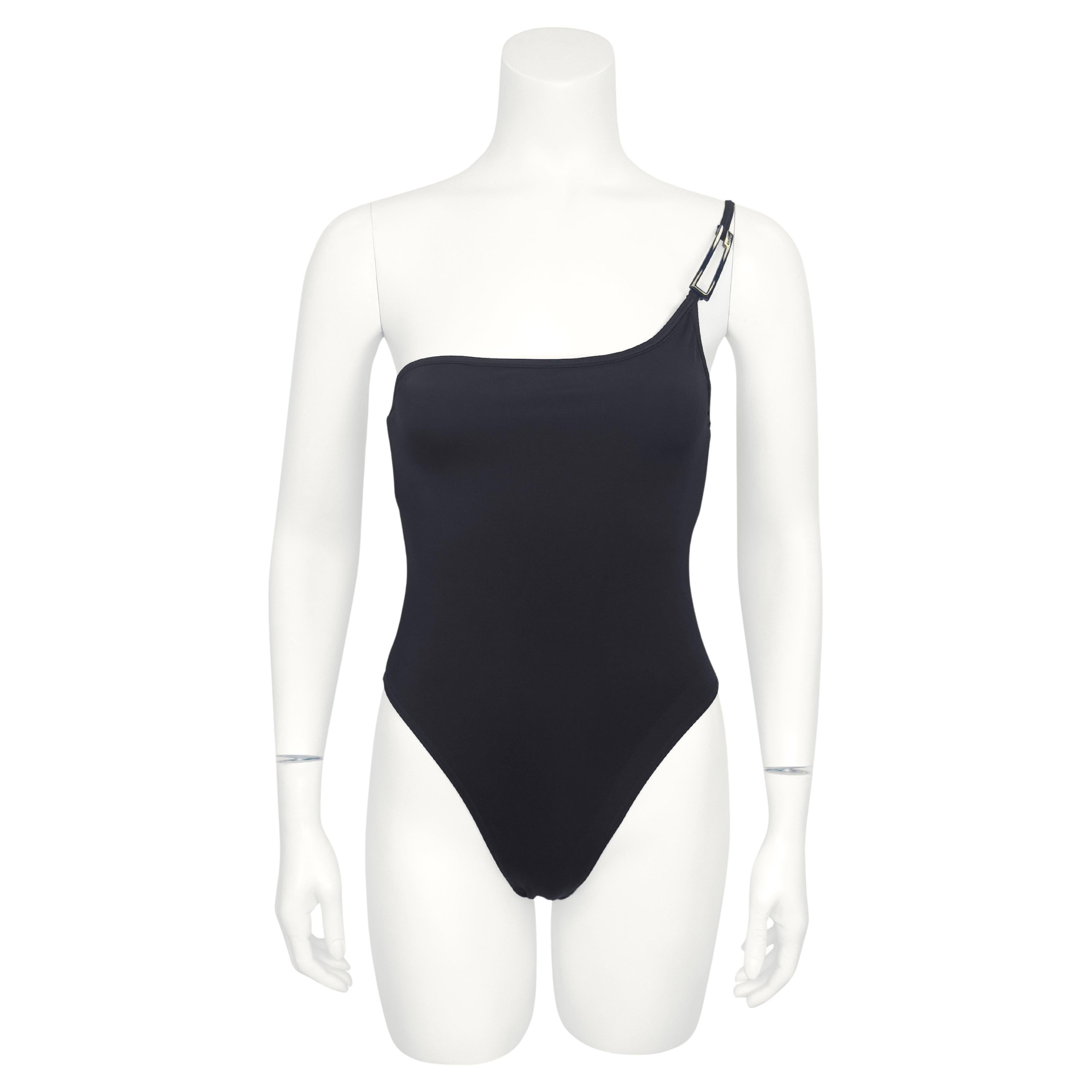 S/S 1998 Gucci by Tom Ford Maillot de bain asymétrique noir avec boucle à logo