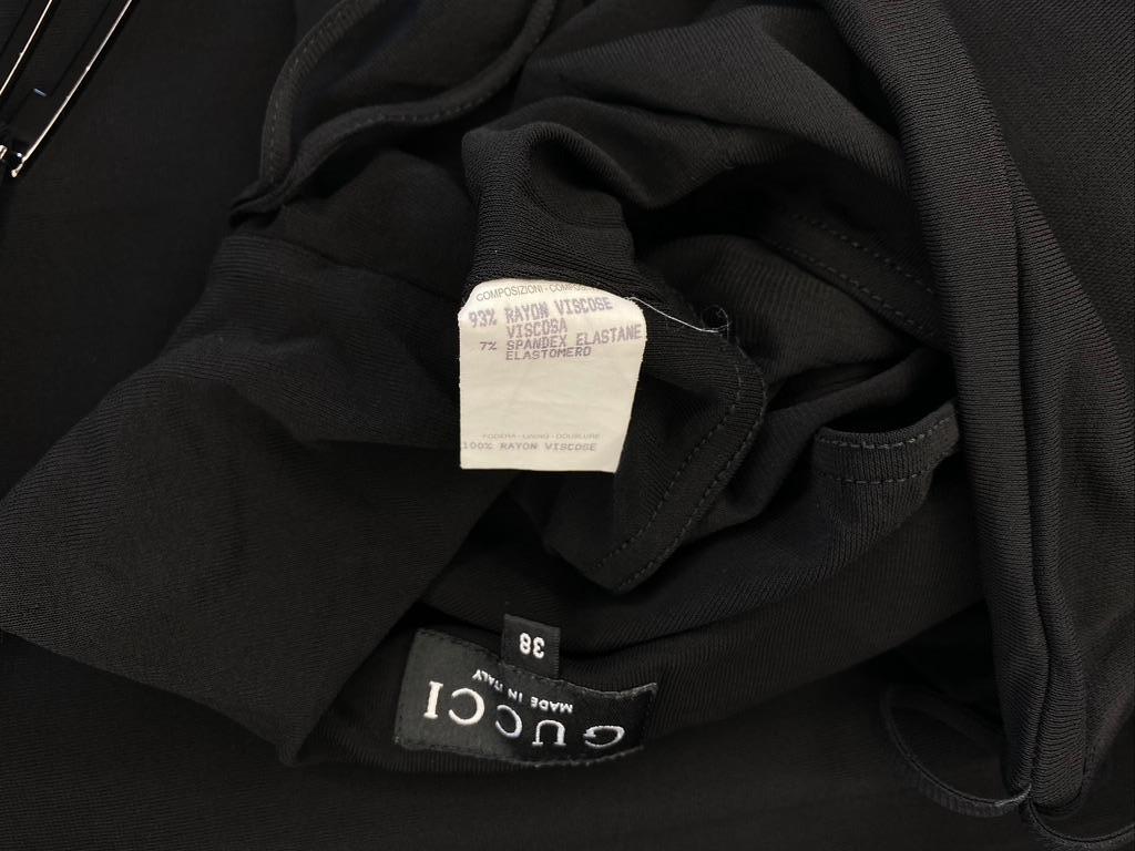 S/S 1998 Gucci by Tom Ford G Logo Buckle Vestido Columna Negro Asimétrico en venta 3