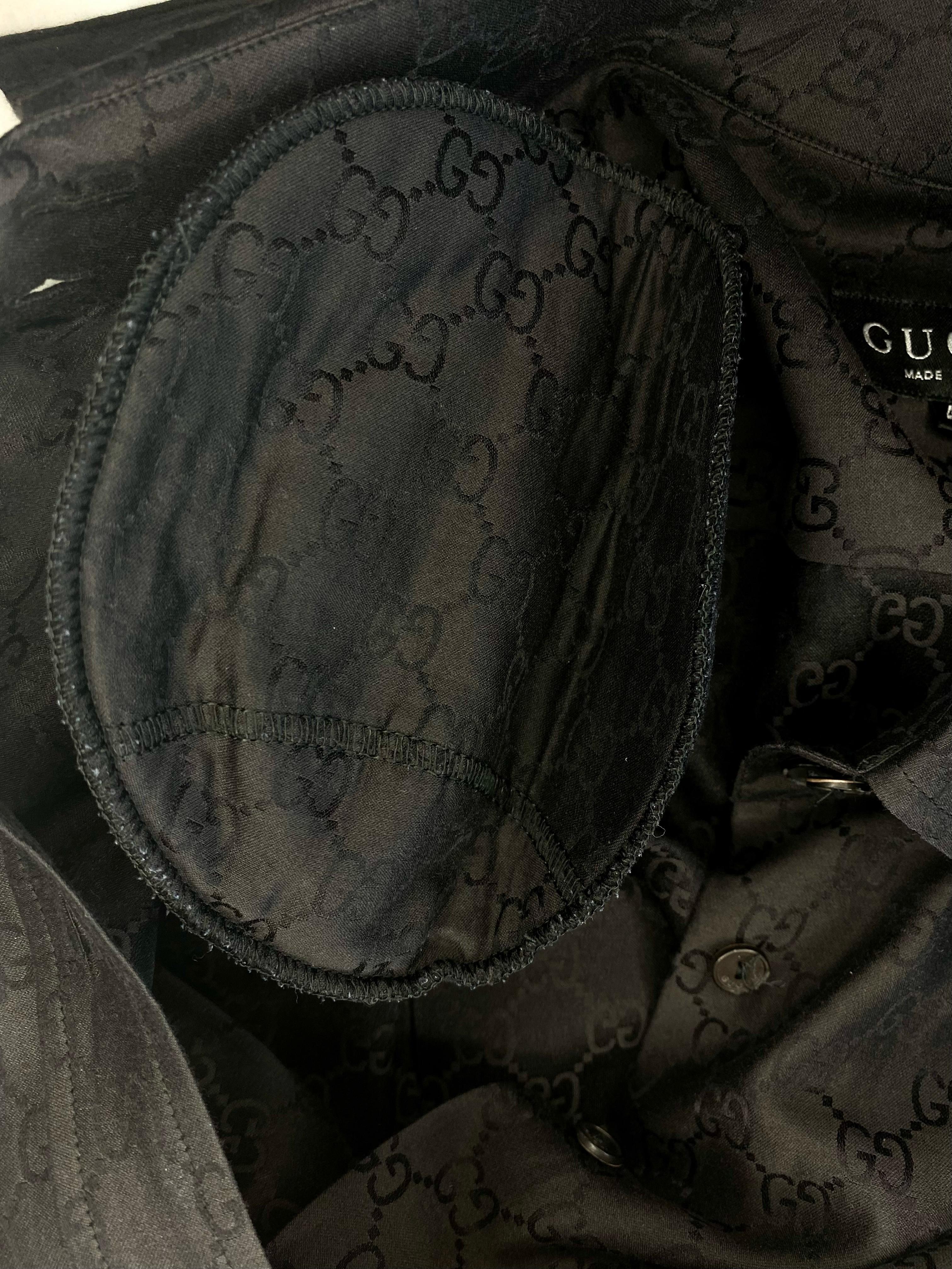 P/E 1998 Gucci by Tom Ford GG Monogram Nero Cotone Seta Spallina Button Up in vendita 5