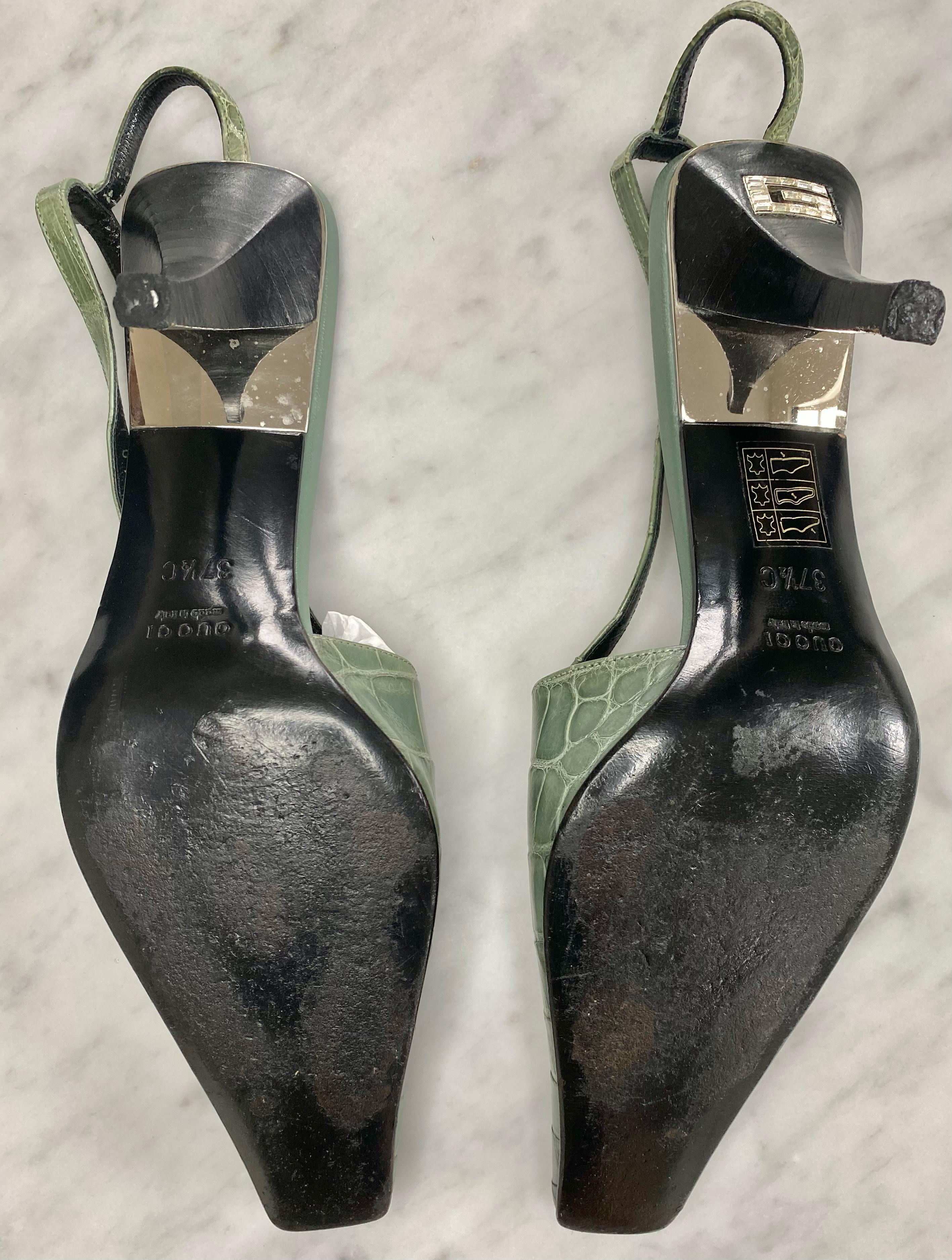 S/S 1998 Gucci by Tom Ford Light Green Alligator Kitten Heels Crystal G In Good Condition For Sale In West Hollywood, CA