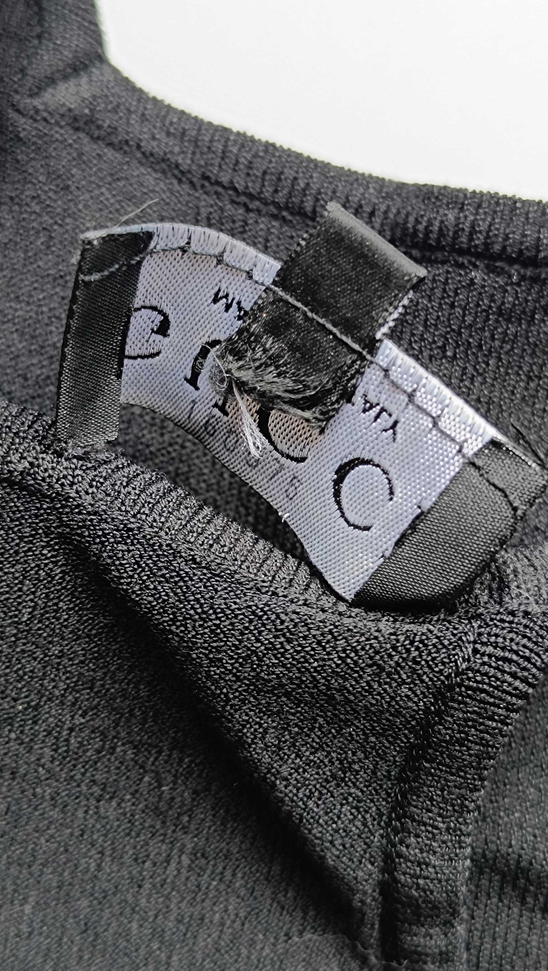 S/S 1998 Gucci by Tom Ford Runway G Logo Buckle Stretch Knit Top Años 90 en venta 8