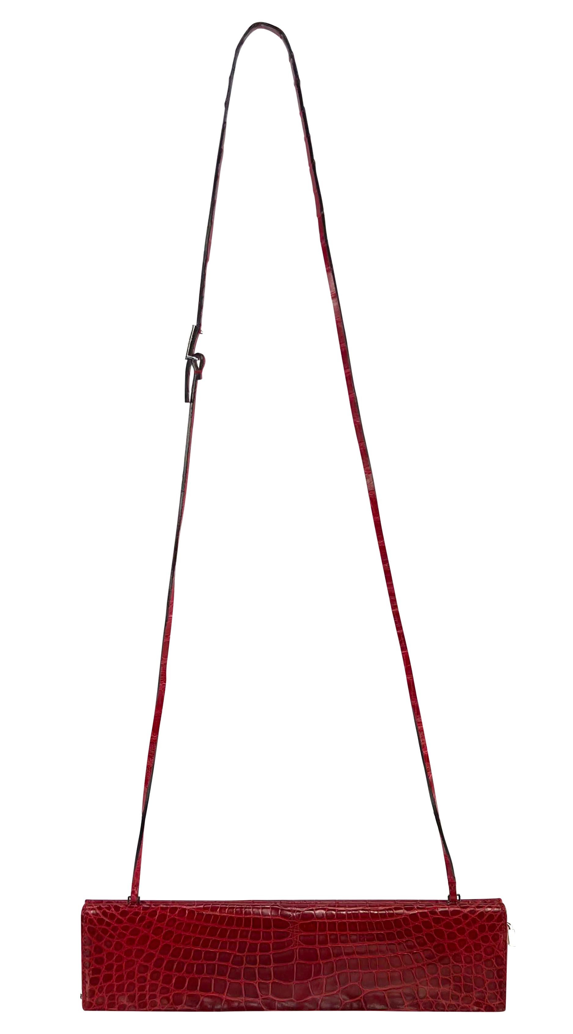 Pochette à boucle G en alligator rouge véritable Gucci by Tom Ford Runway P/E 1998 en vente 3