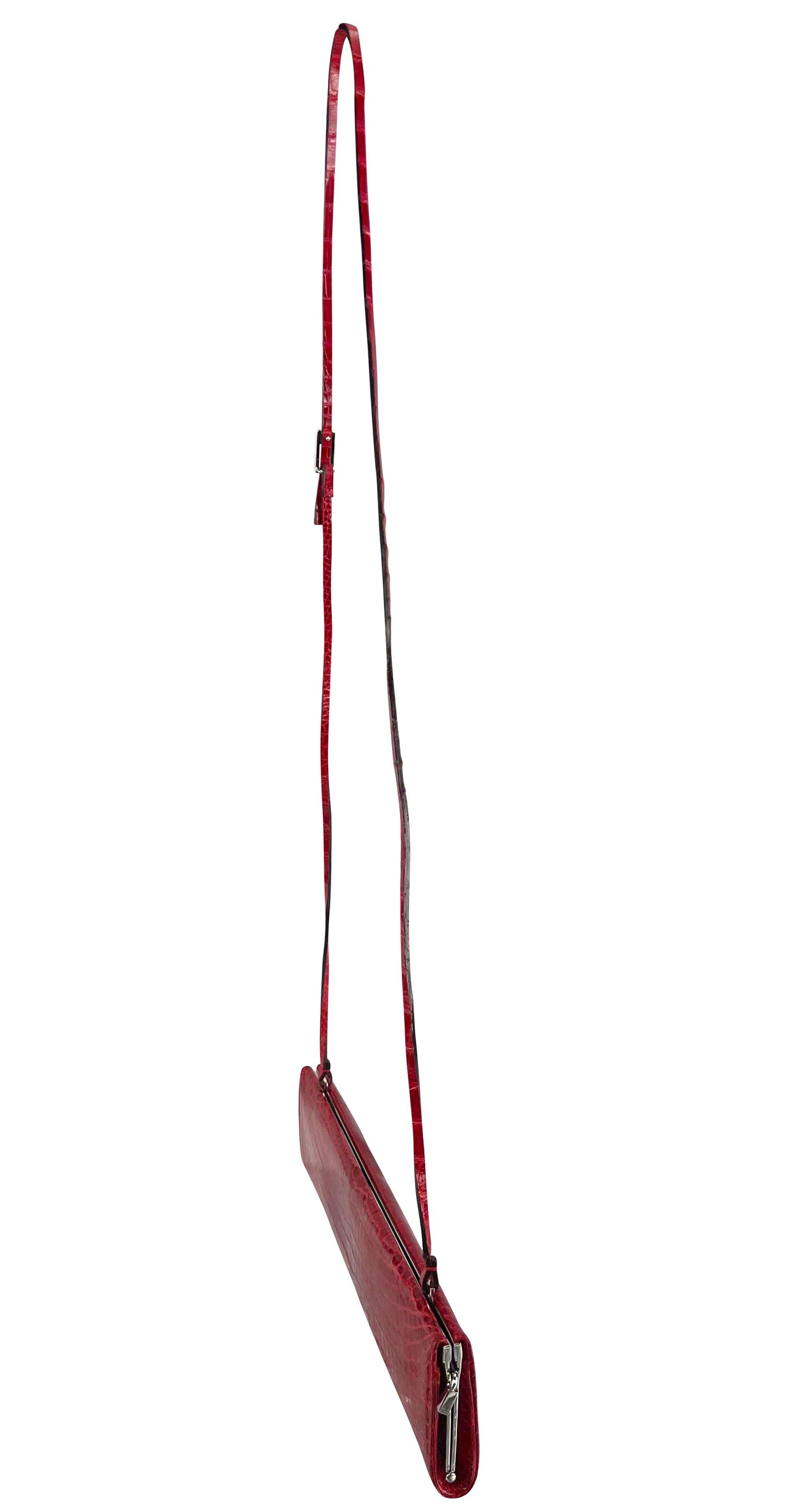 Pochette à boucle G en alligator rouge véritable Gucci by Tom Ford Runway P/E 1998 en vente 5