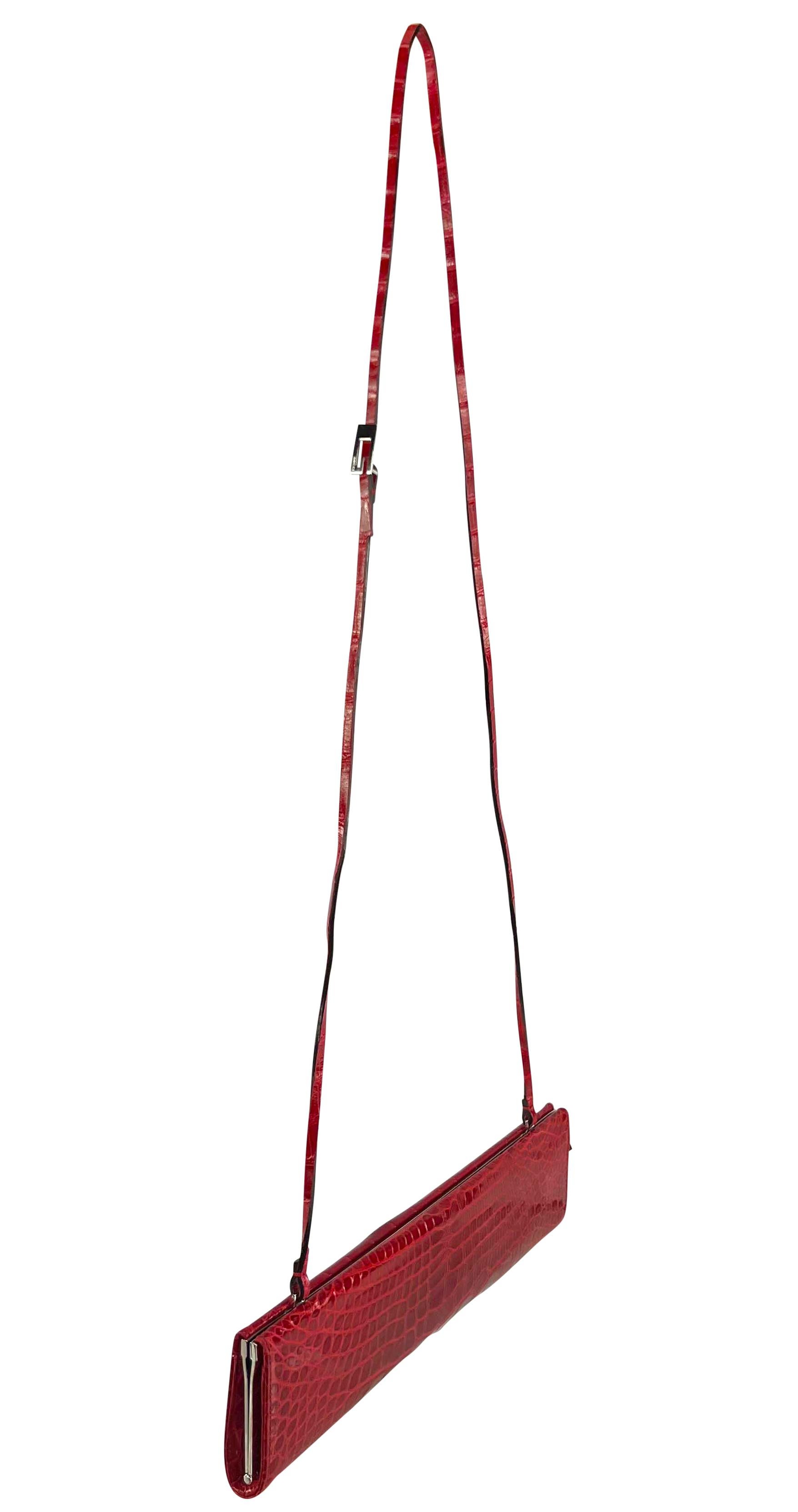 Pochette à boucle G en alligator rouge véritable Gucci by Tom Ford Runway P/E 1998 en vente 9