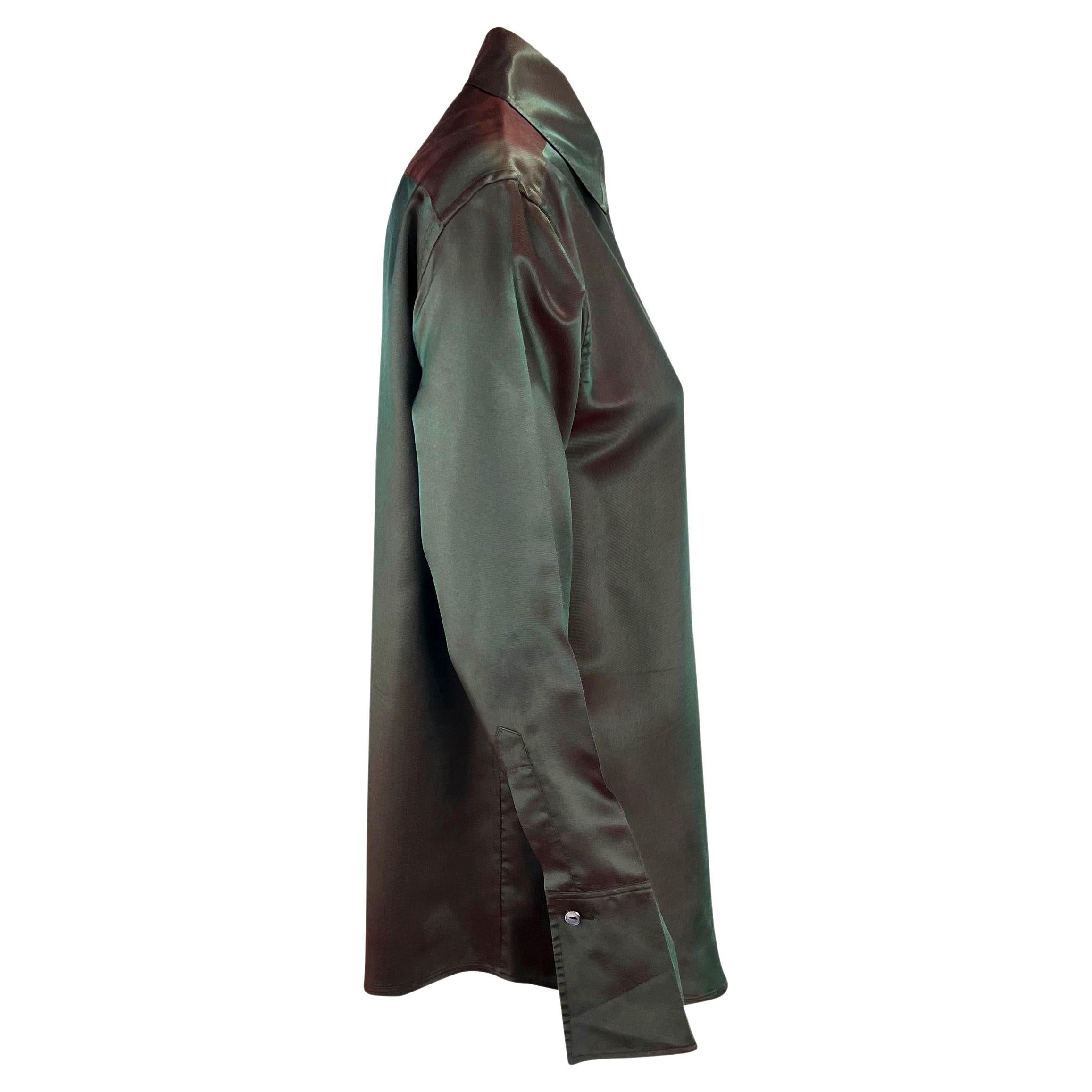 F/S 1998 Gucci by Tom Ford Laufsteg Schillerndes Button Up Top in Grau und Rot im Angebot 3