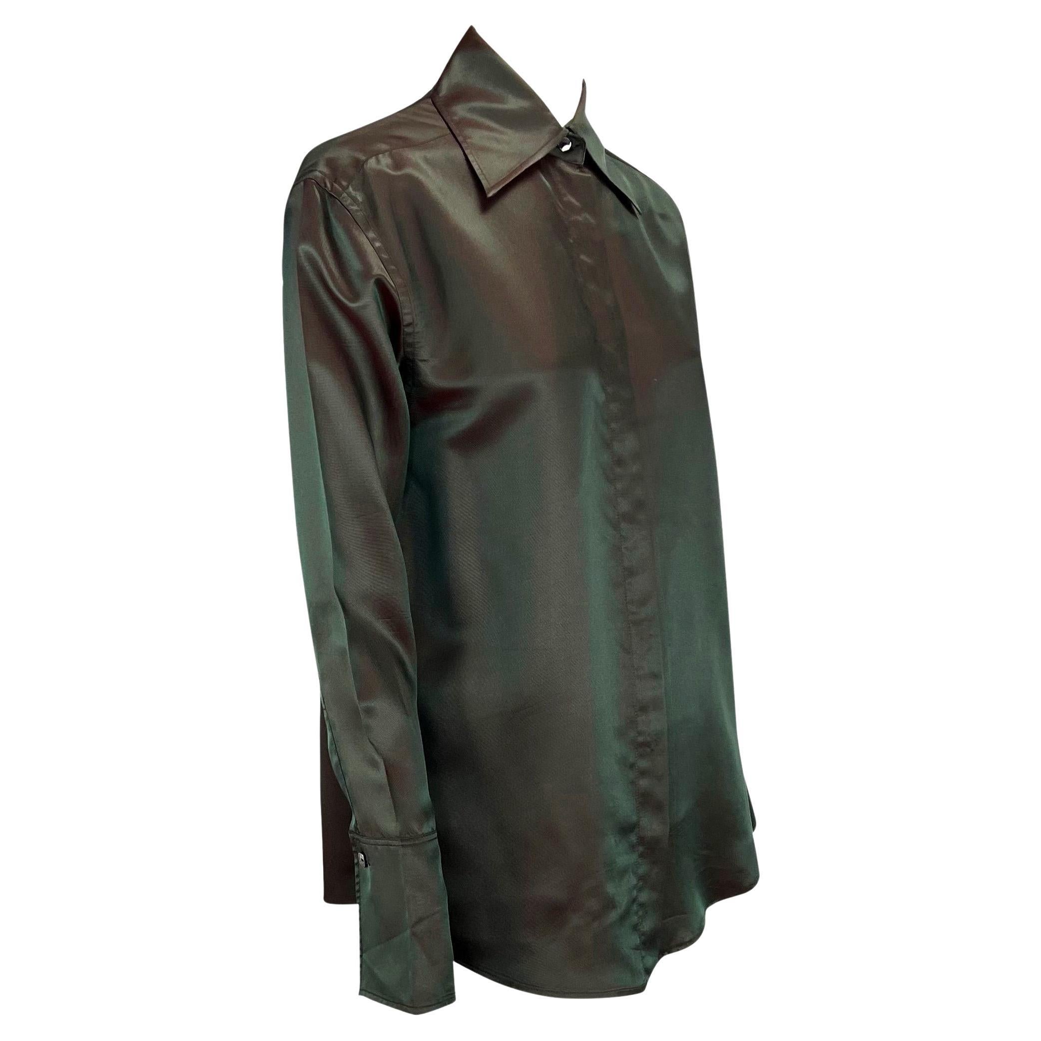 F/S 1998 Gucci by Tom Ford Laufsteg Schillerndes Button Up Top in Grau und Rot im Angebot 4