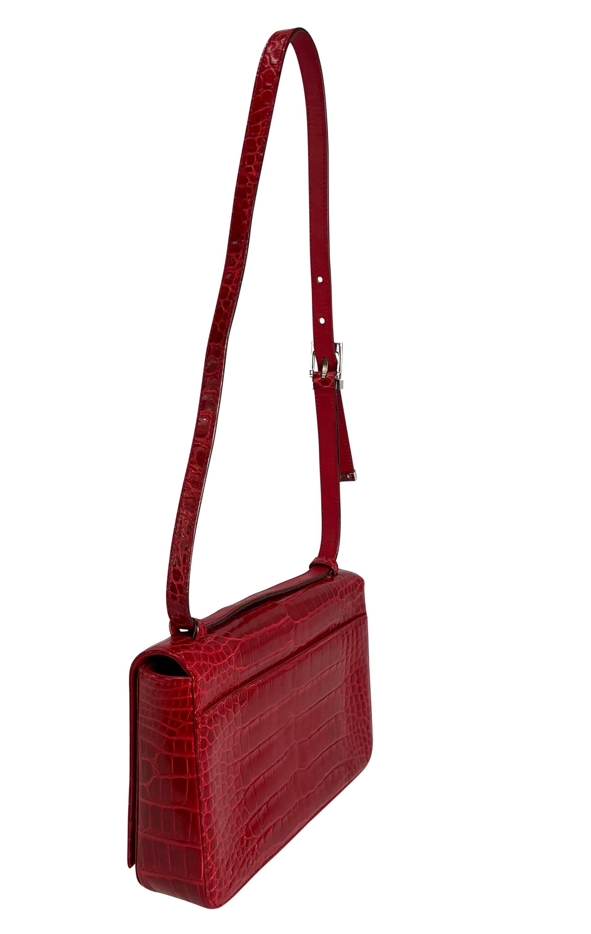S/S 1998 Gucci by Tom Ford Runway Red Alligator Adjustable Crossbody G Logo Bag For Sale 2