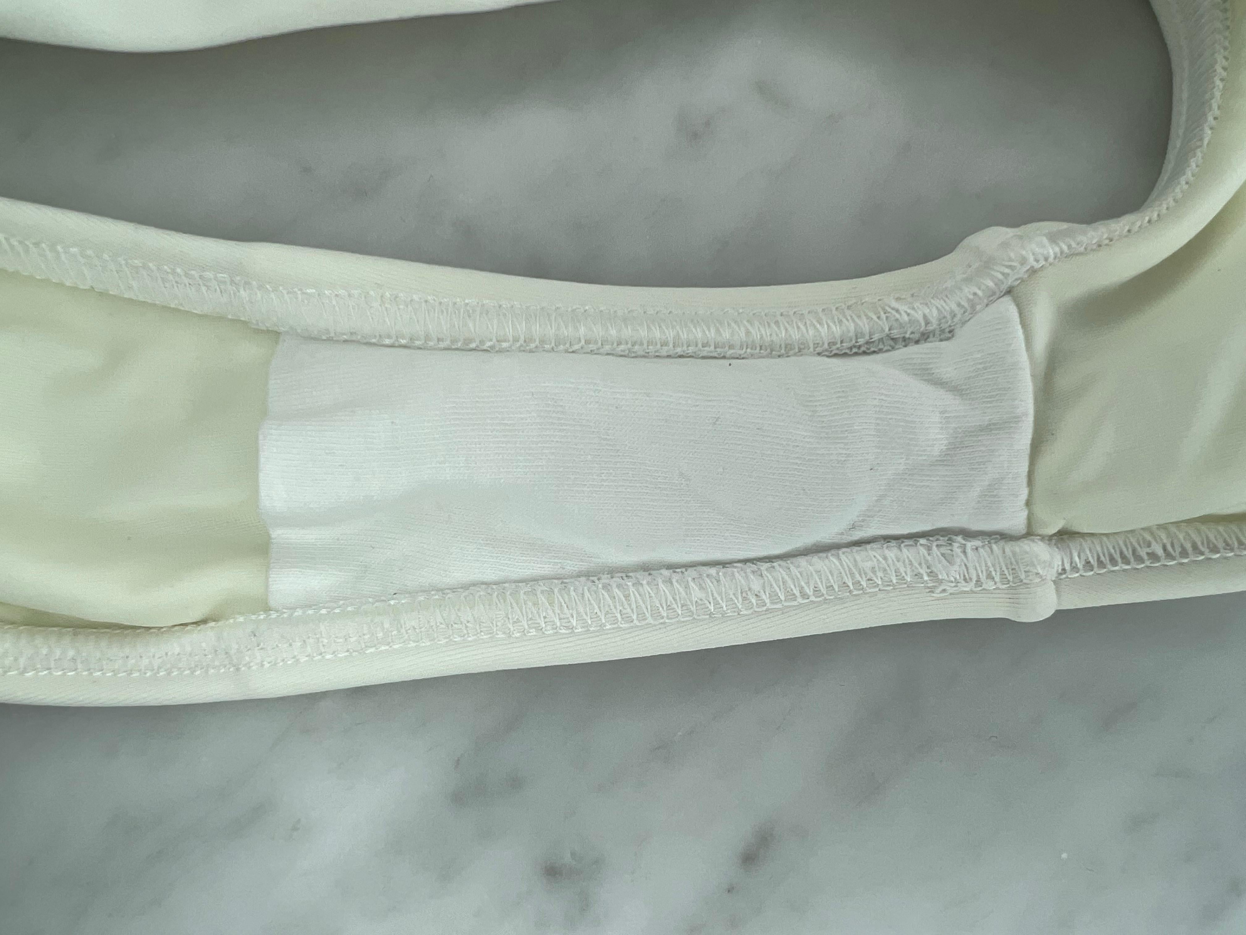 S 1998 - Gucci by Tom Ford - Maillot de bain blanc une pièce avec boucle « G » 5