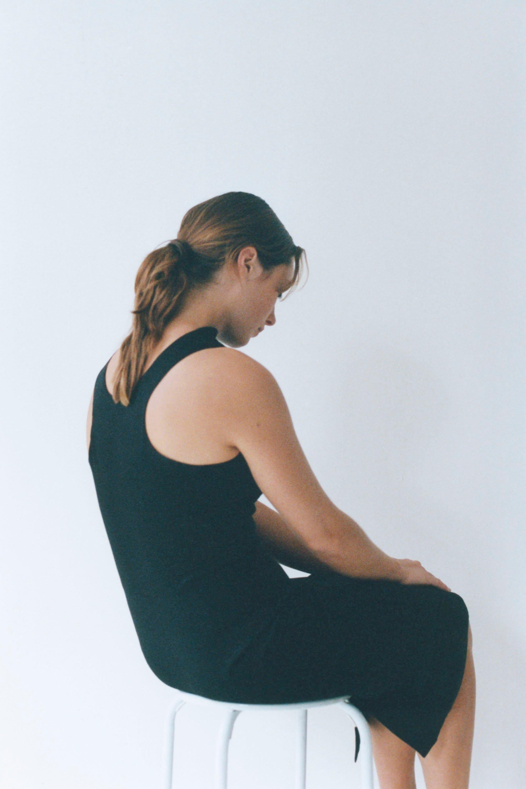 S/S 1998 Hussein Chalayan profundo vestido negro 