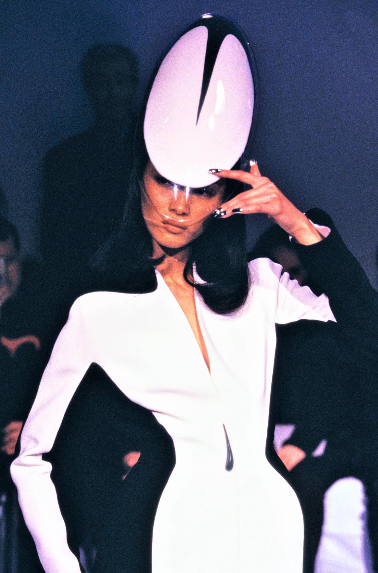 Women's S/S 1998 Thierry Mugler Black White Color Block Short Sleeve Skirt Suit For Sale