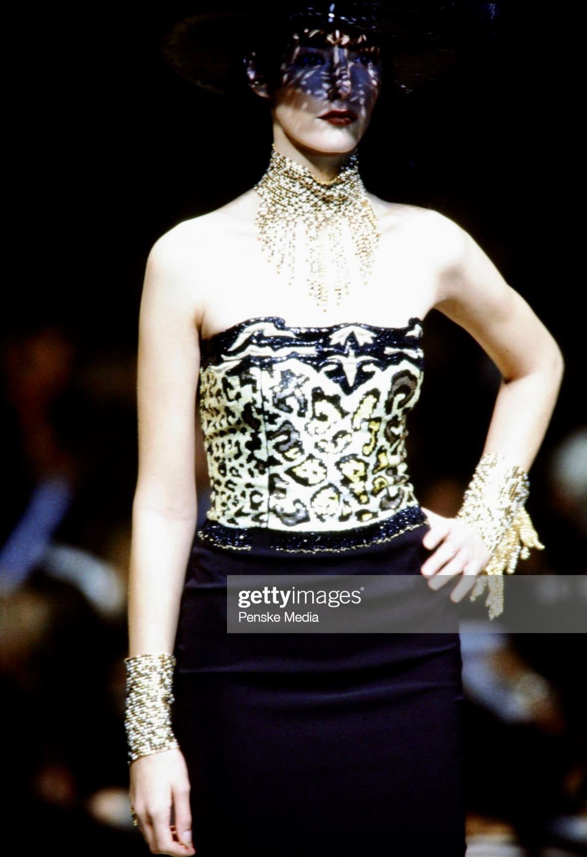 P/E 1998 Valentino Garavani - Top senza spalline con perline e paillettes Leopardo in vendita 1