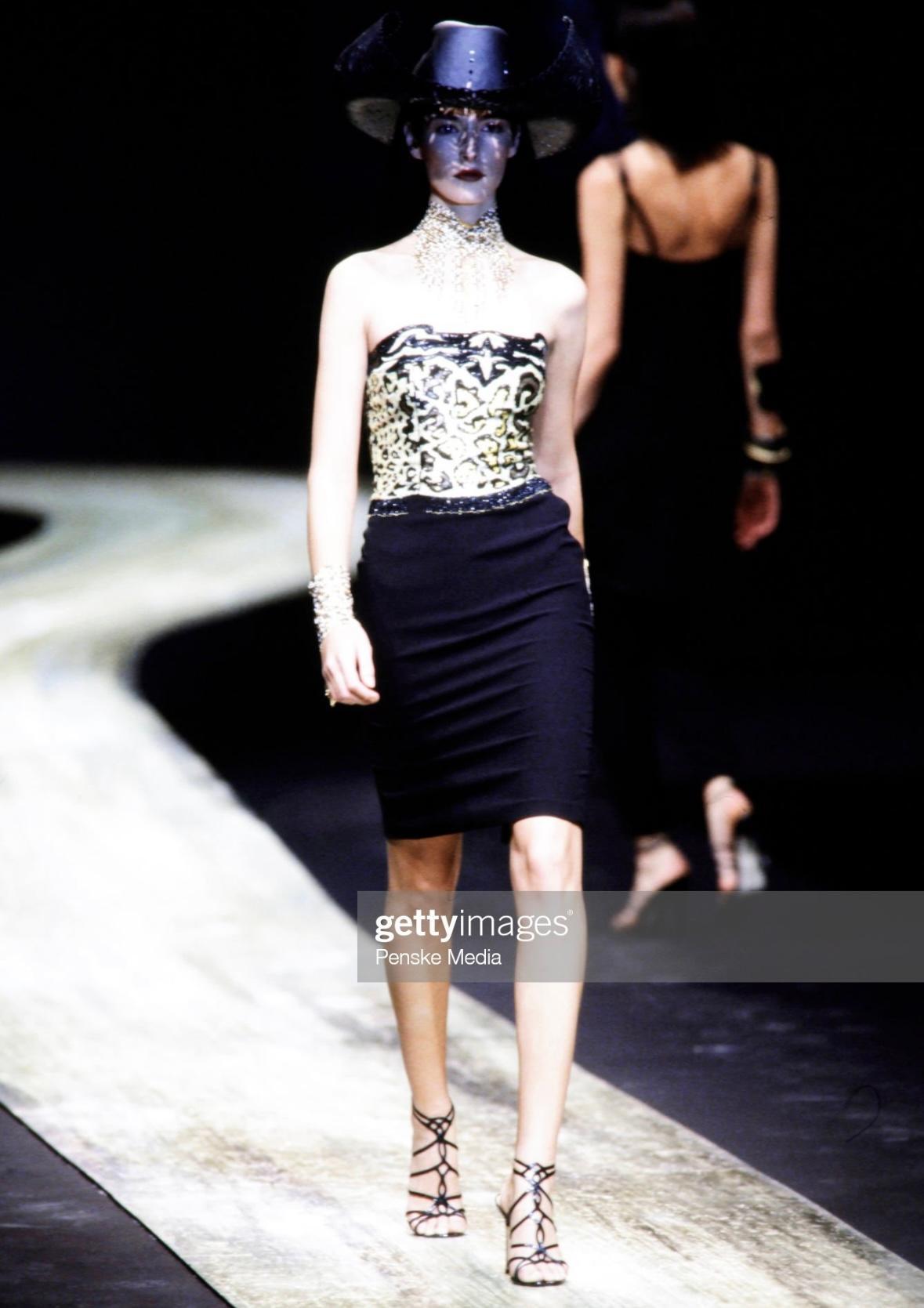 P/E 1998 Valentino Garavani - Top senza spalline con perline e paillettes Leopardo in vendita 4