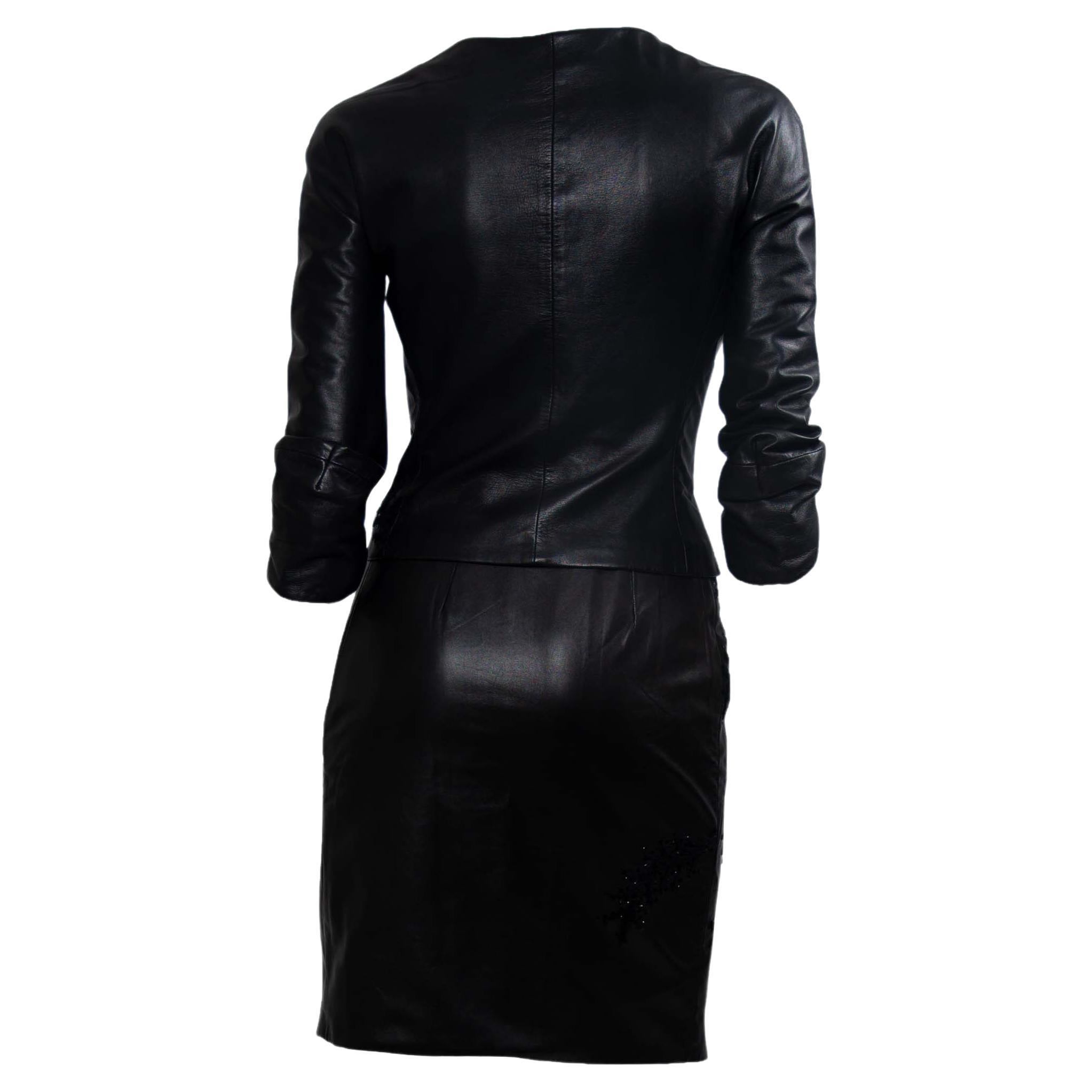 S/S 1999 Atelier Versace Laufsteg Donatella Paillettenbestickter Lederrock Set im Zustand „Gut“ im Angebot in West Hollywood, CA